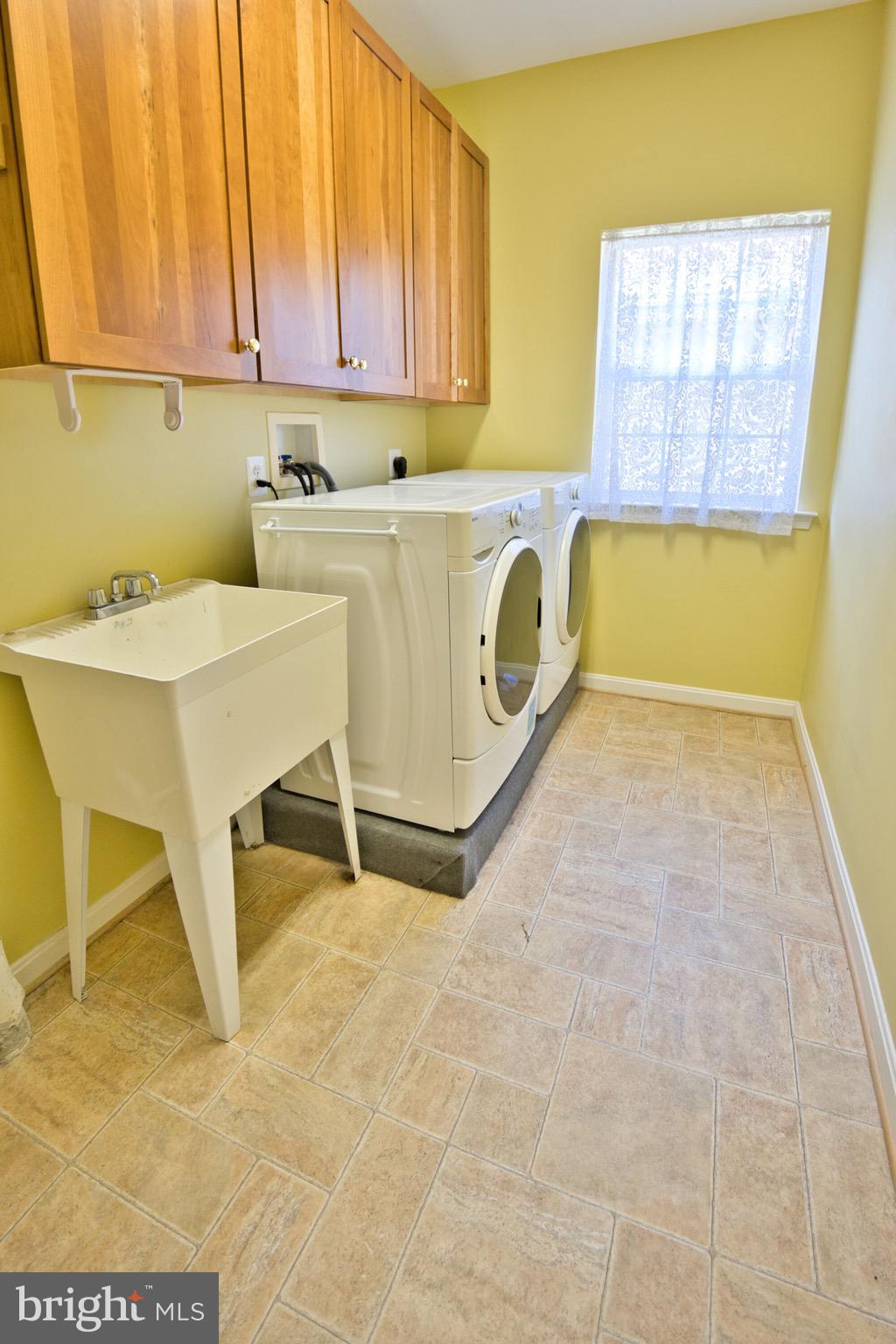 SYMPHONY VILLAGE AT CENTREVILLE - Residential