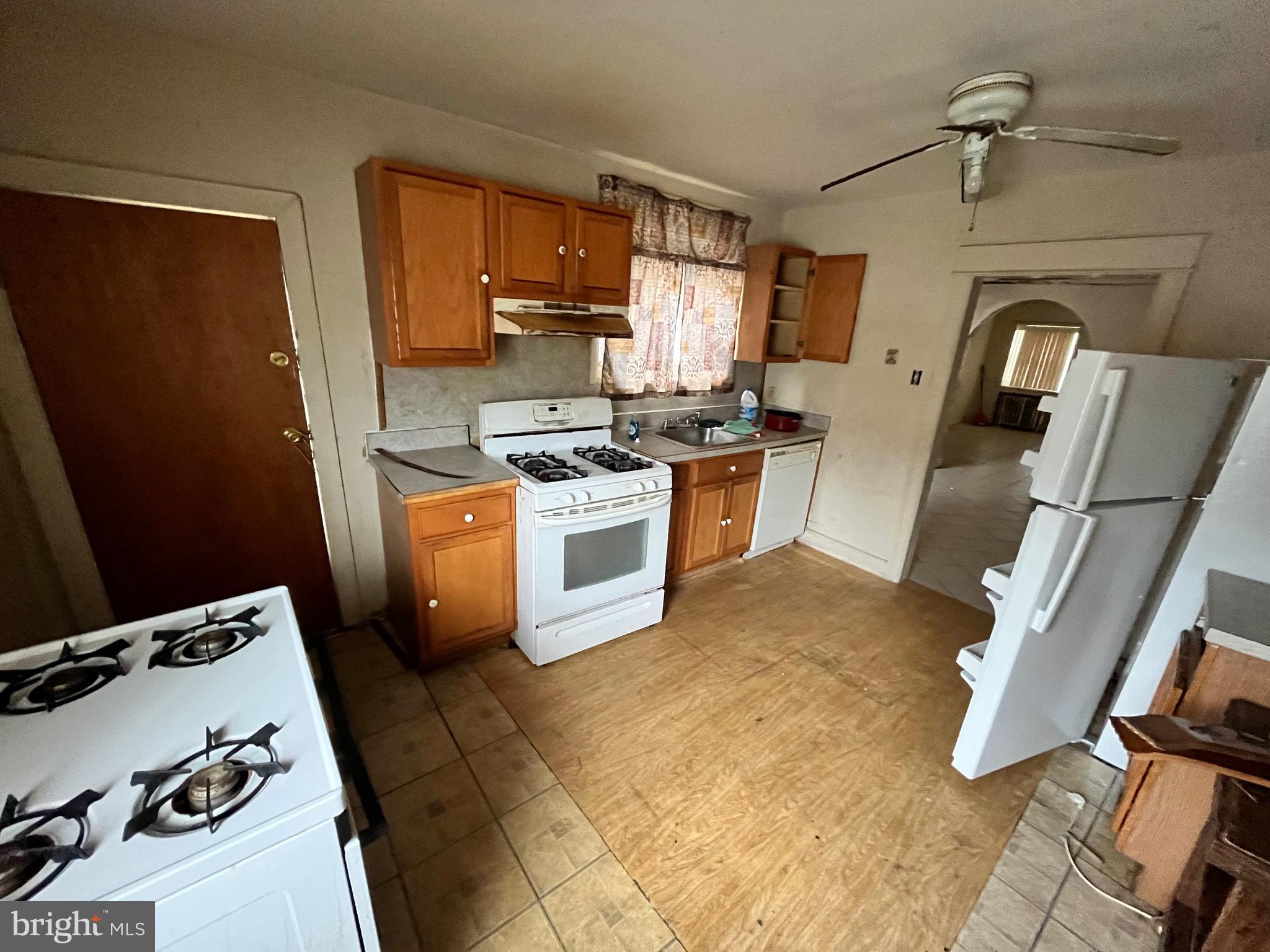 WEST OAK LANE - Residential