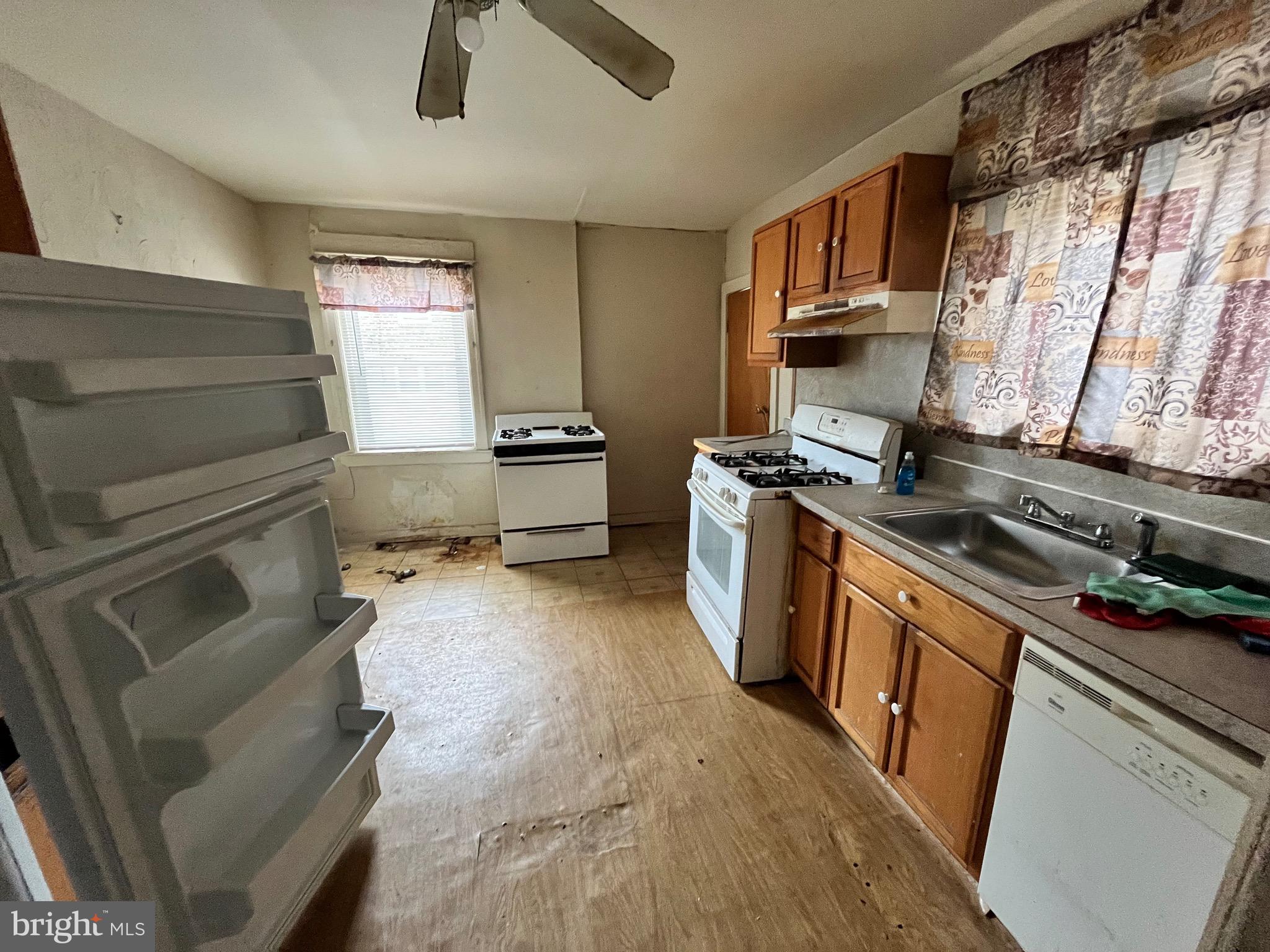 WEST OAK LANE - Residential