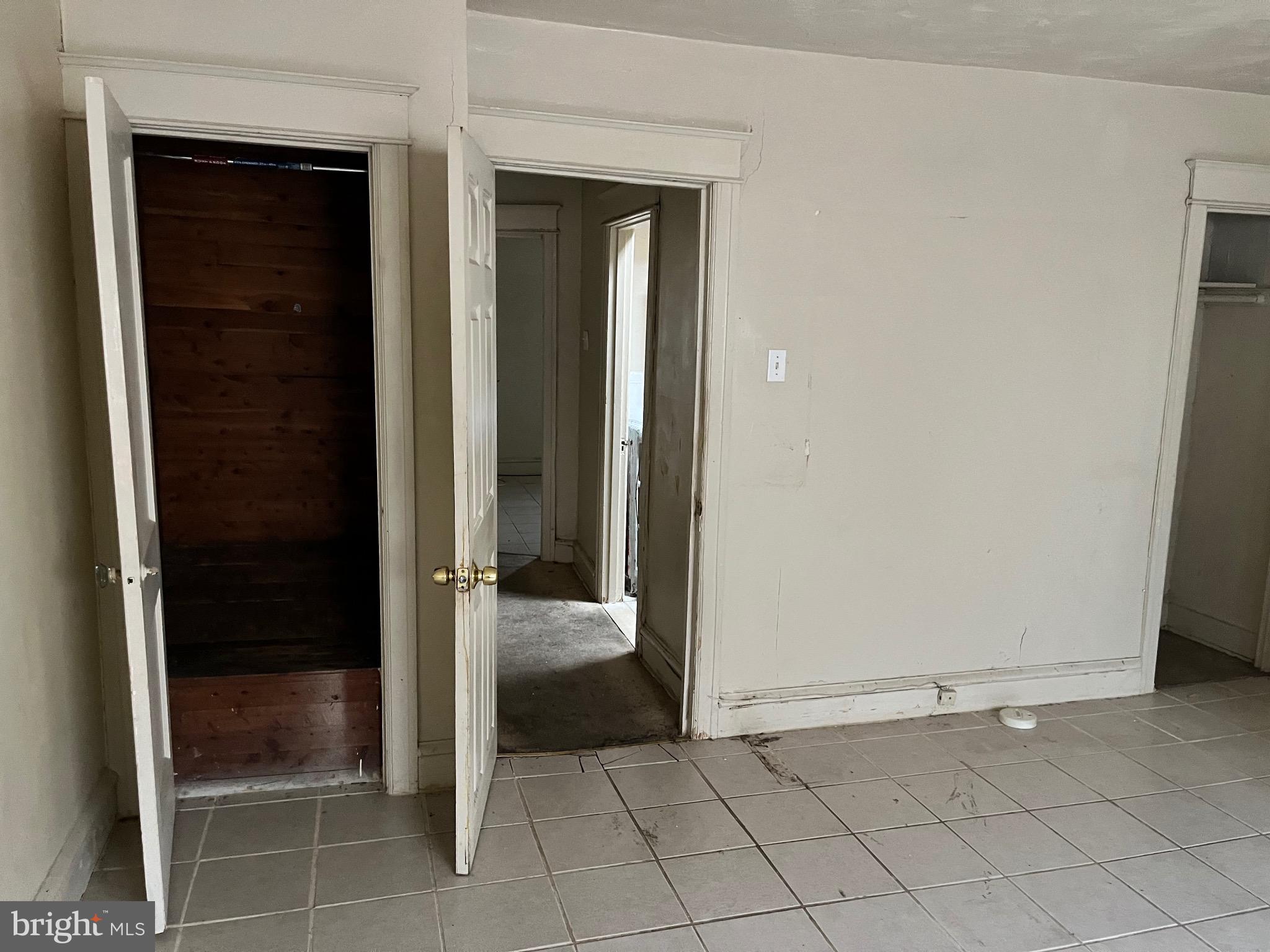 WEST OAK LANE - Residential