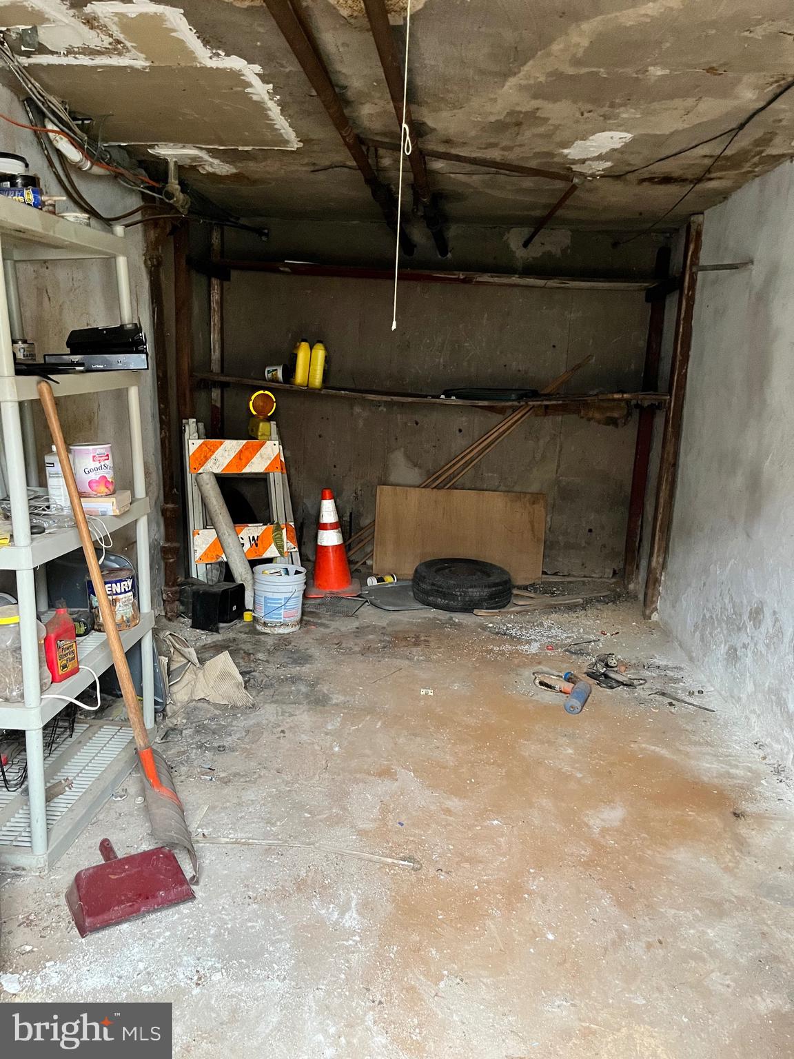 WEST OAK LANE - Residential