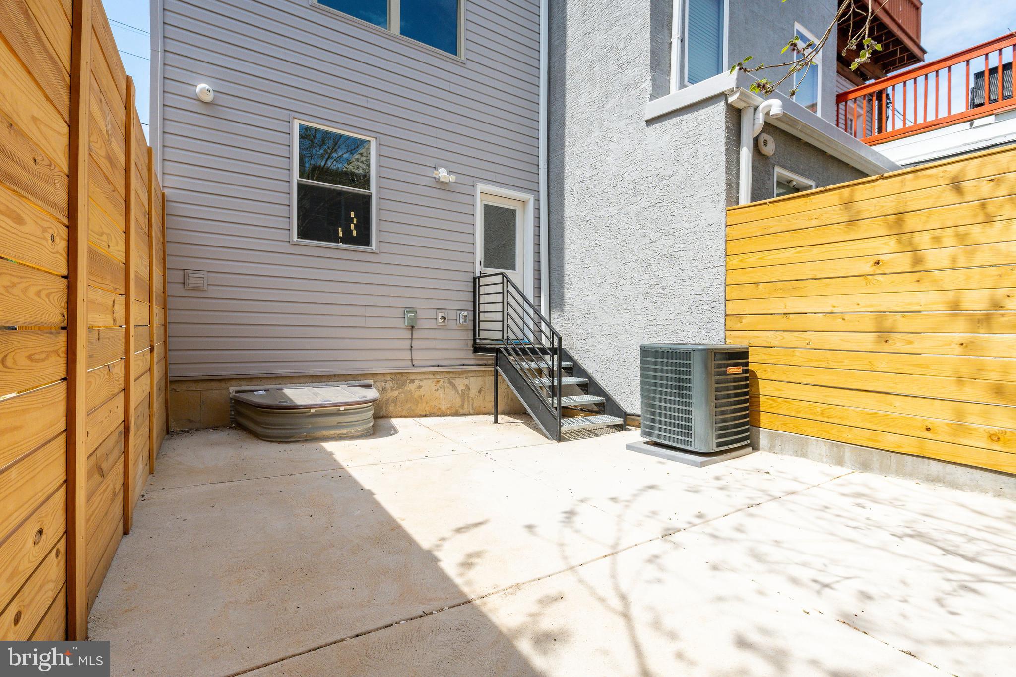 POINT BREEZE - Residential