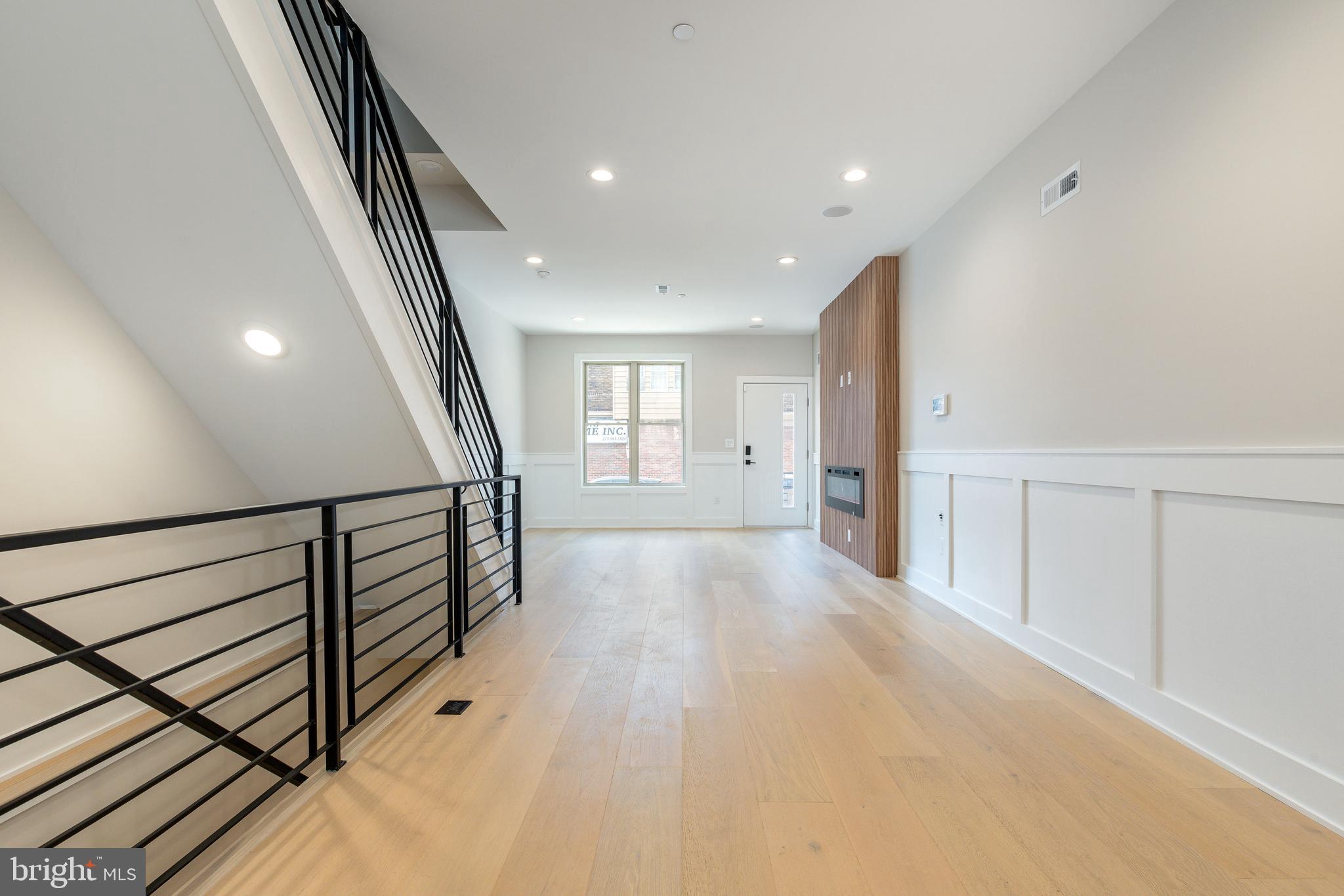 POINT BREEZE - Residential