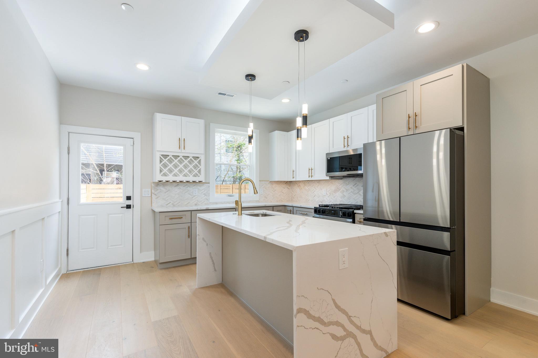 POINT BREEZE - Residential