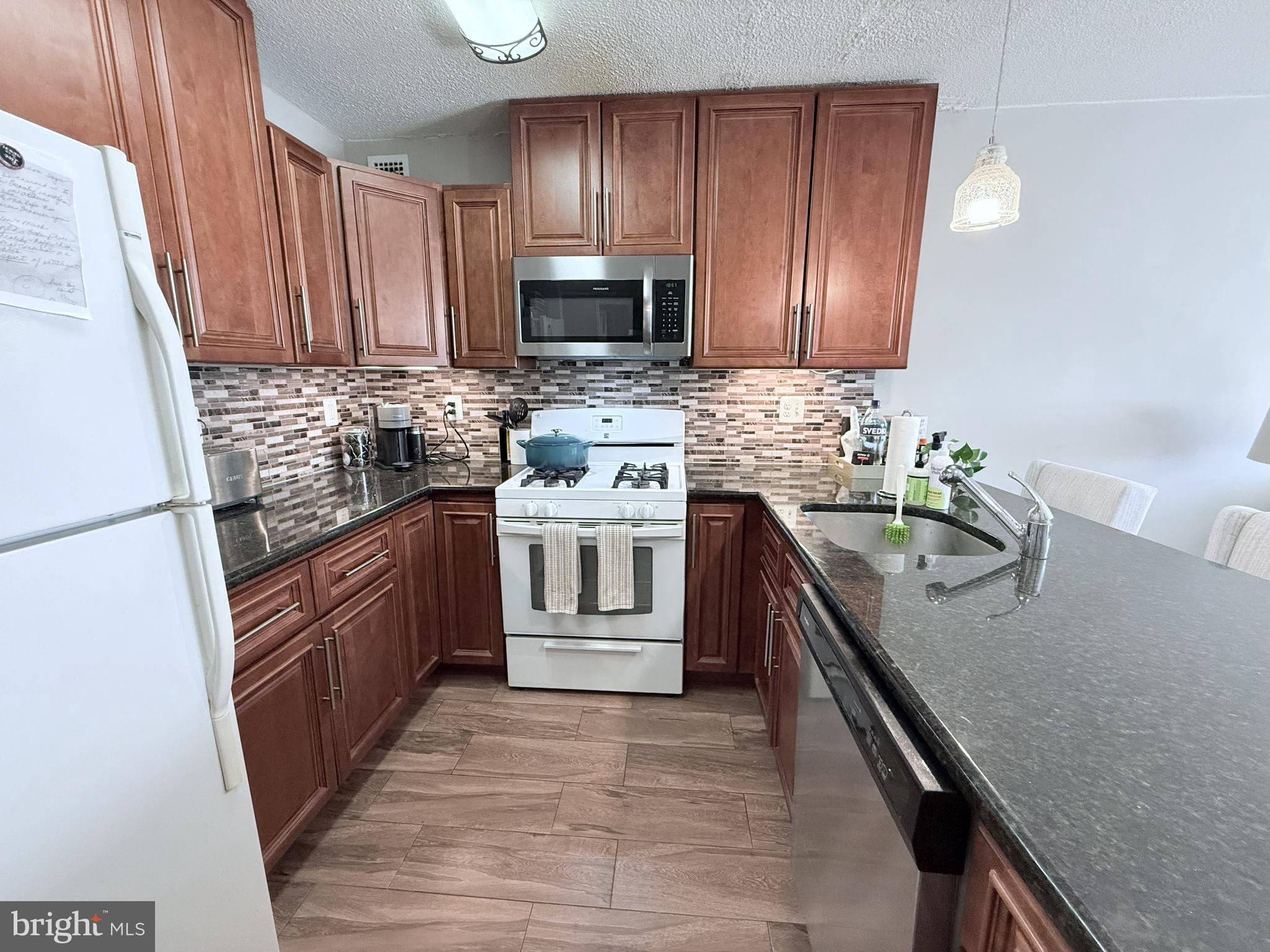 THE FORUM - Residential Lease