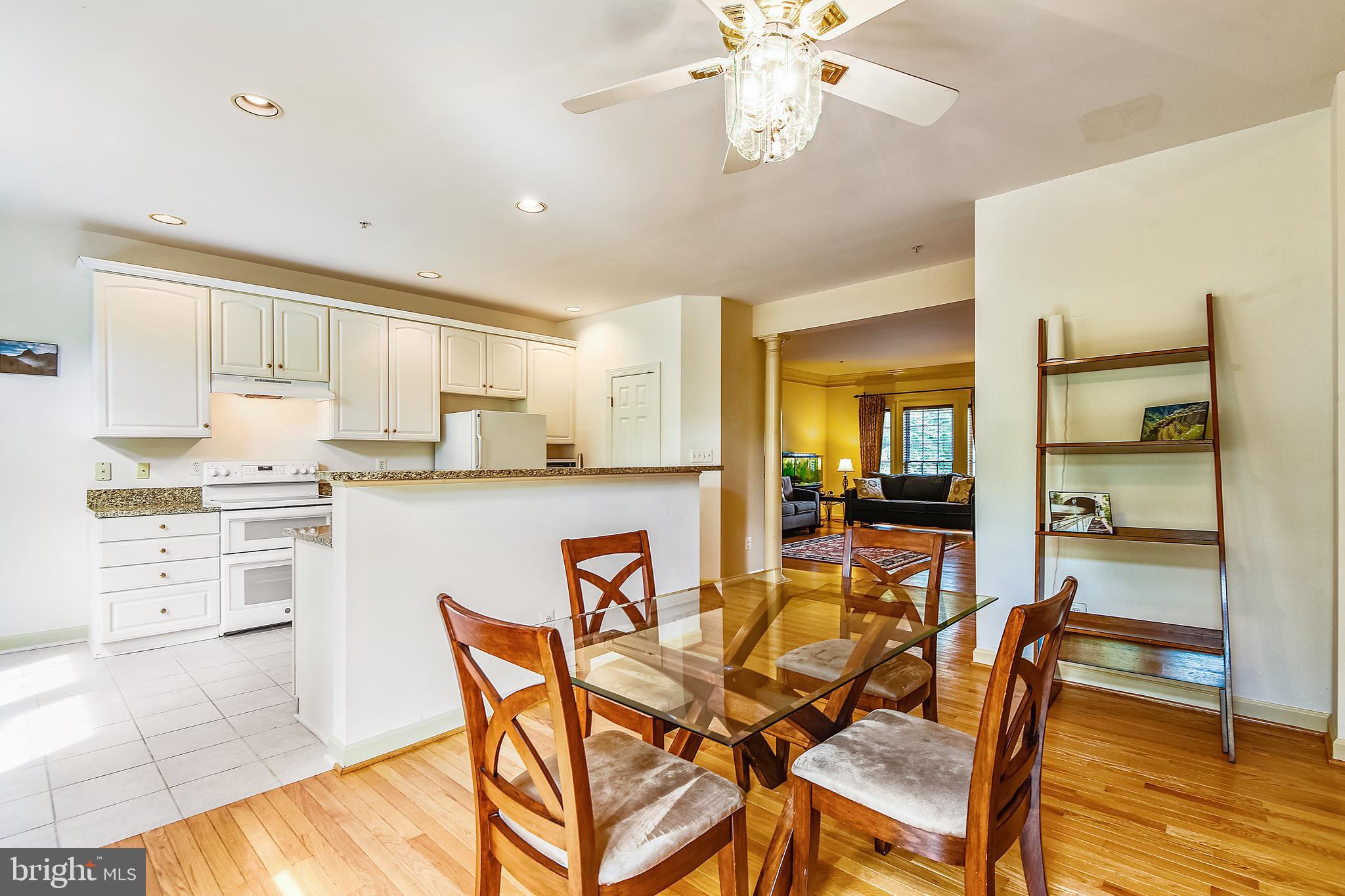 SOUTH RIVER COLONY - Residential