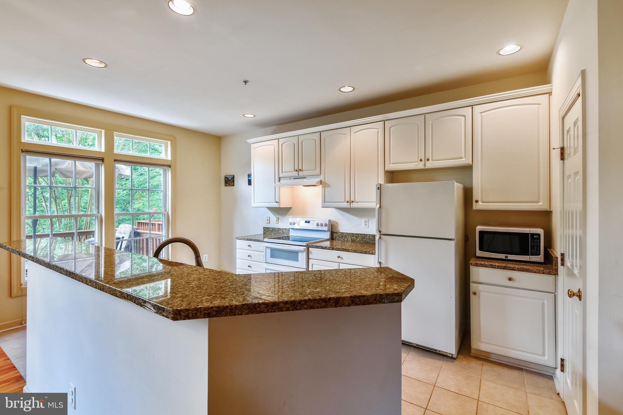 SOUTH RIVER COLONY - Residential