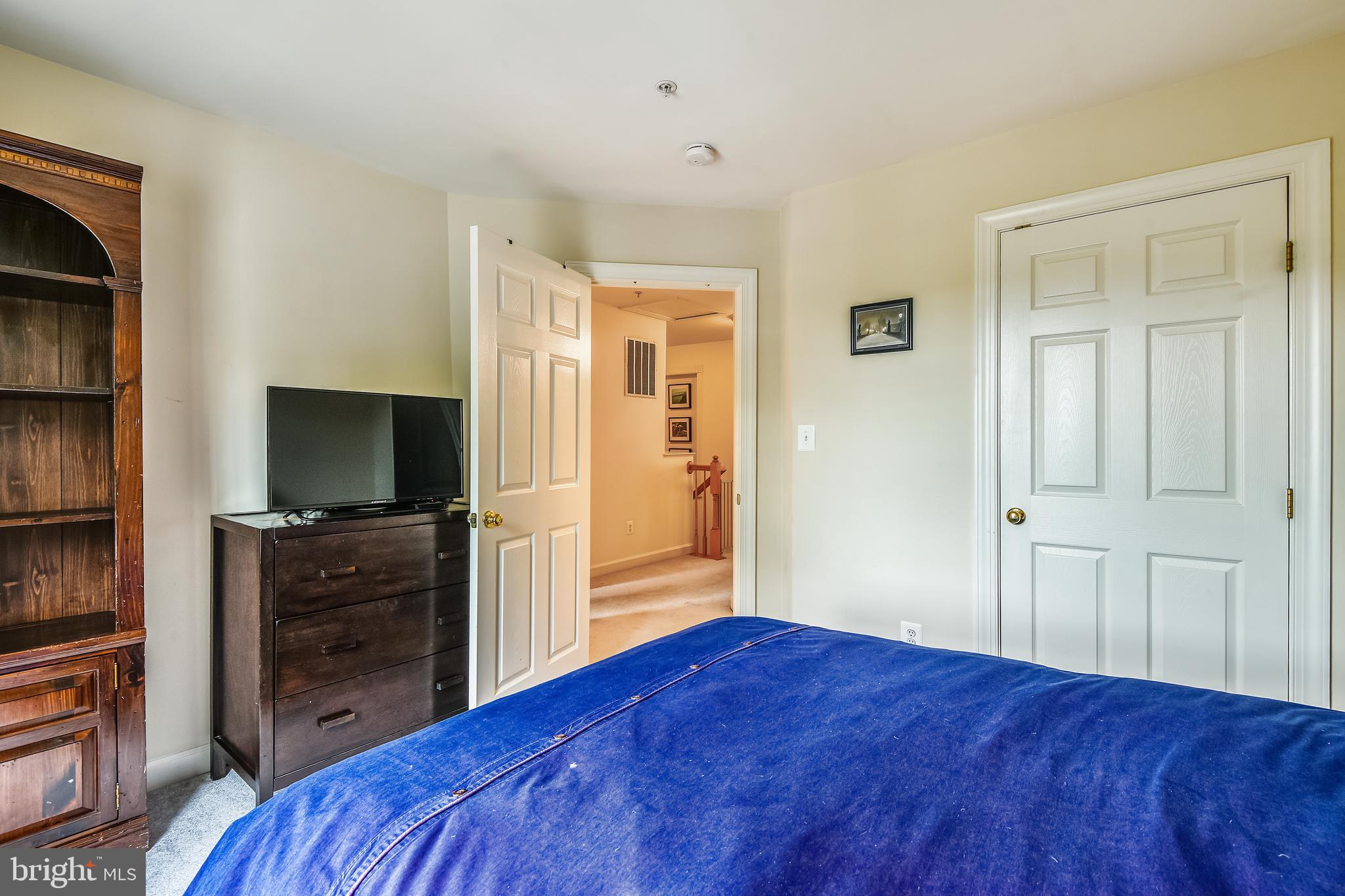 SOUTH RIVER COLONY - Residential