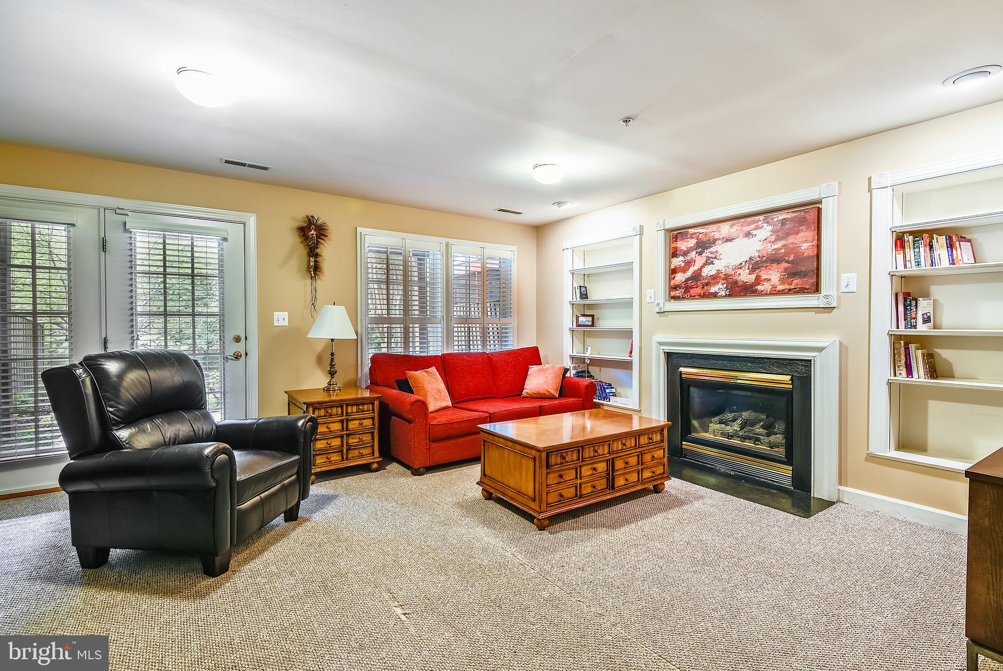 SOUTH RIVER COLONY - Residential