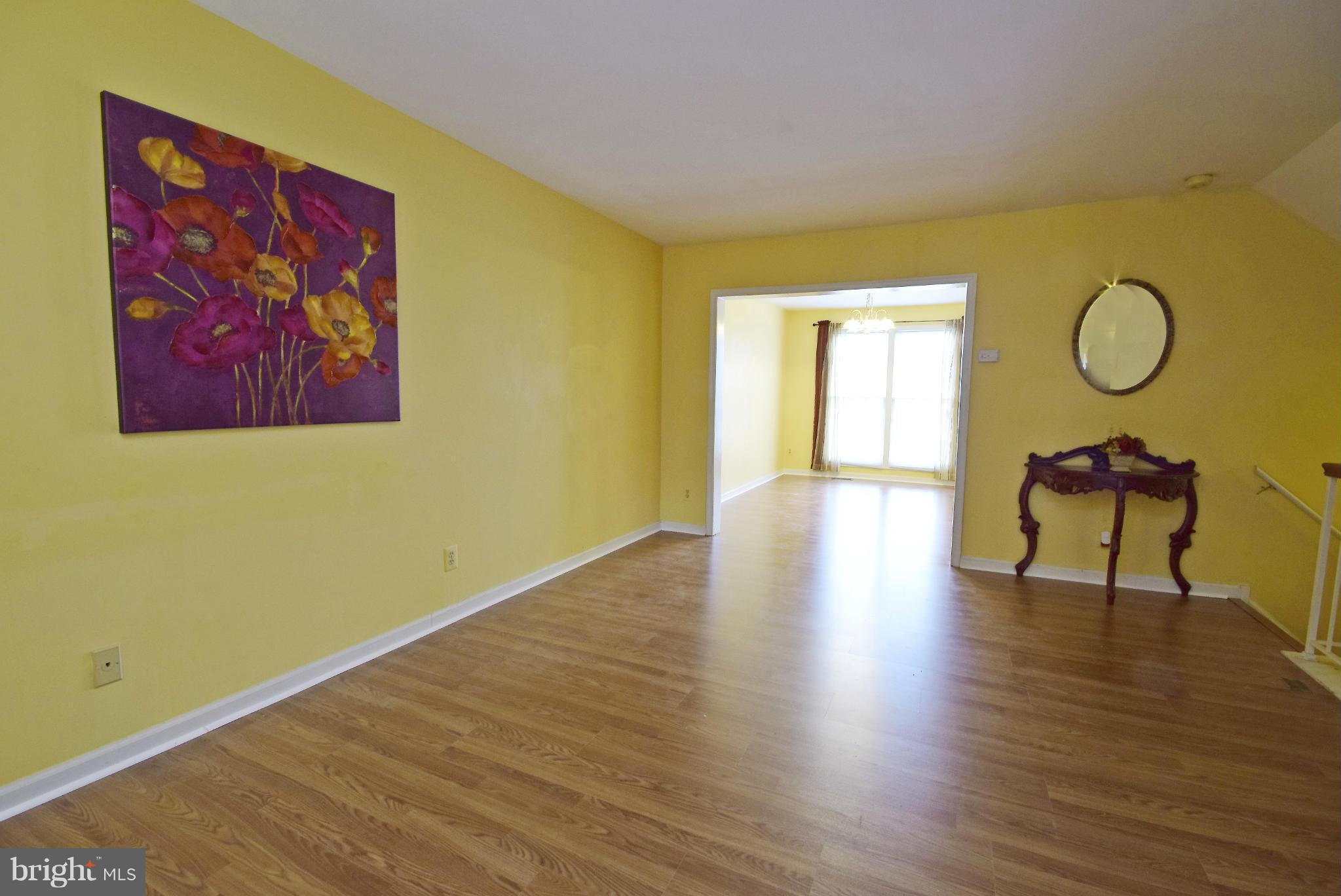 SPRING KNOLL - Residential