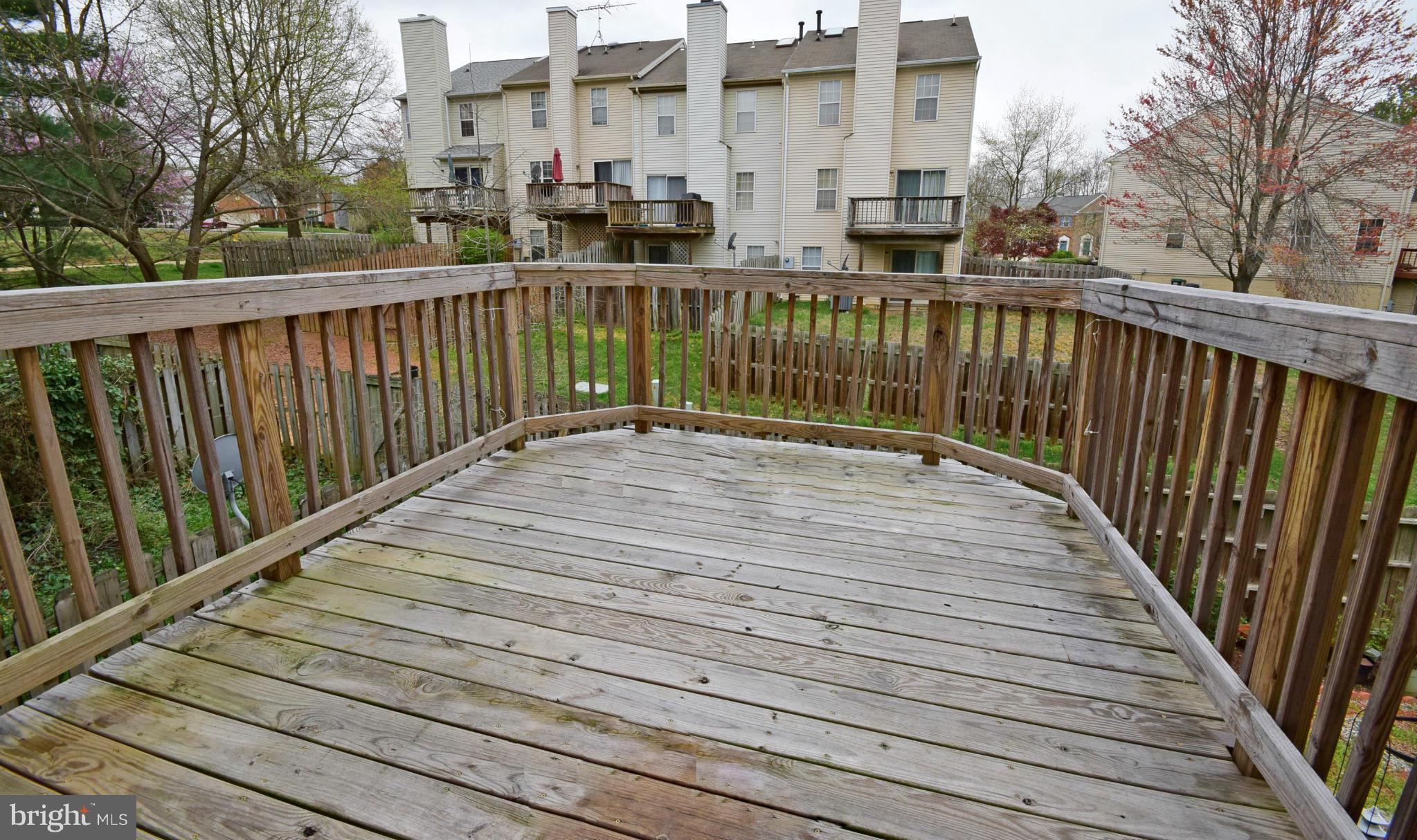 SPRING KNOLL - Residential