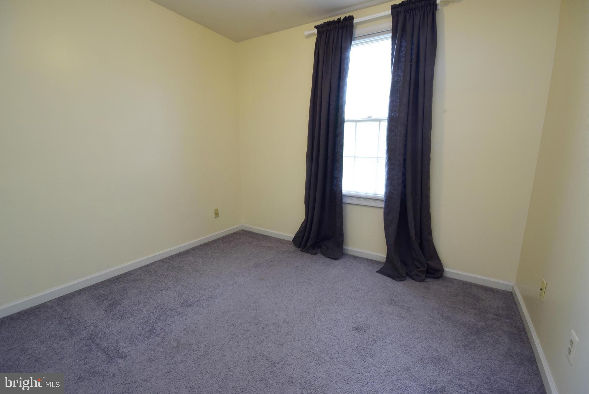 SPRING KNOLL - Residential