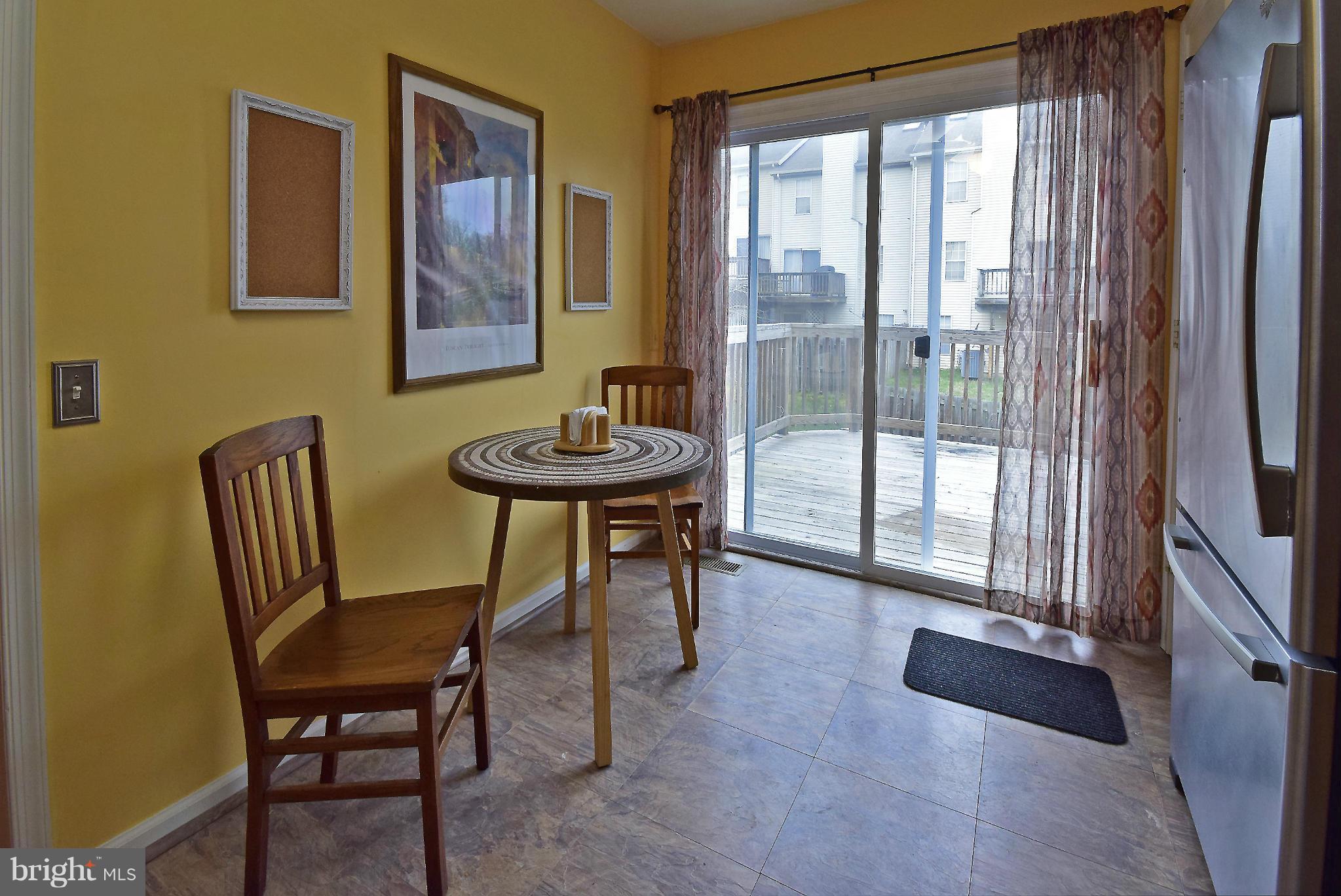 SPRING KNOLL - Residential