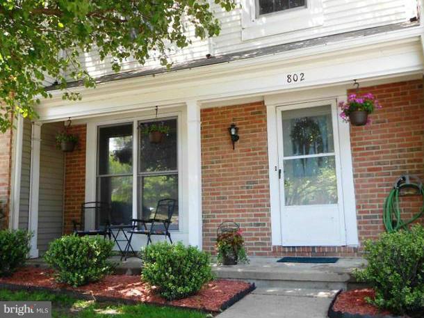 SPRING KNOLL - Residential