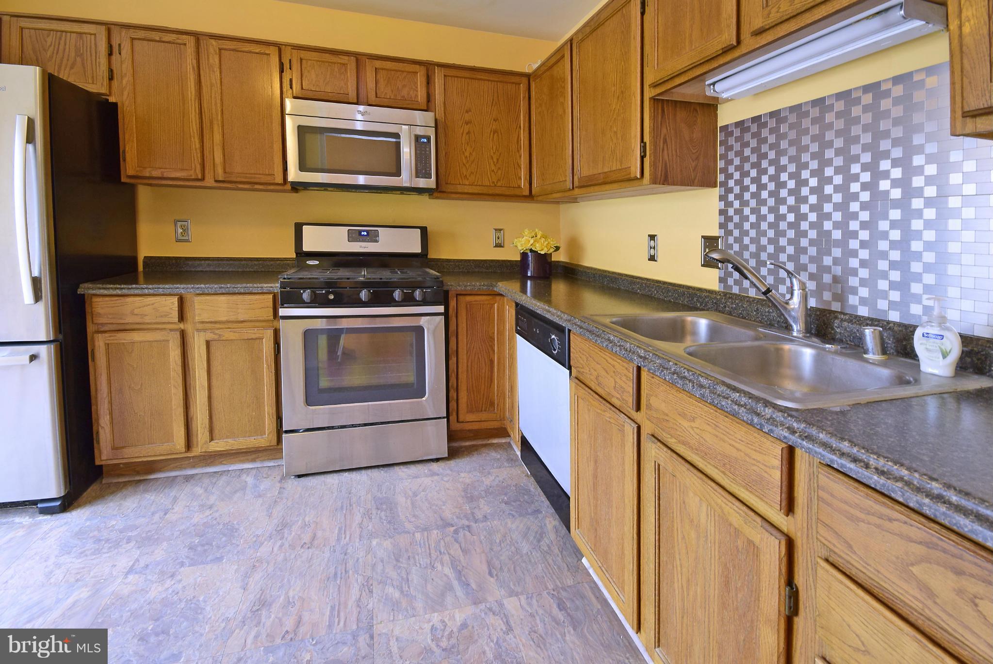 SPRING KNOLL - Residential