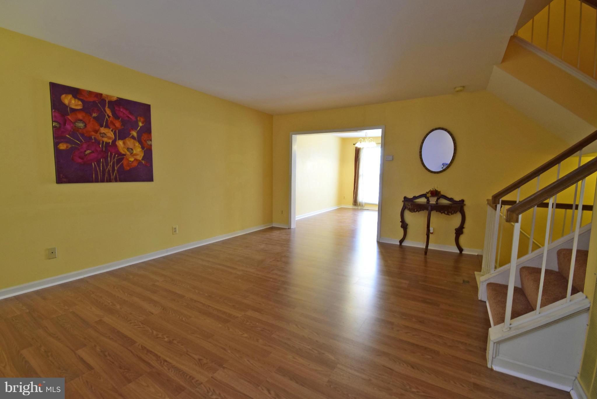 SPRING KNOLL - Residential