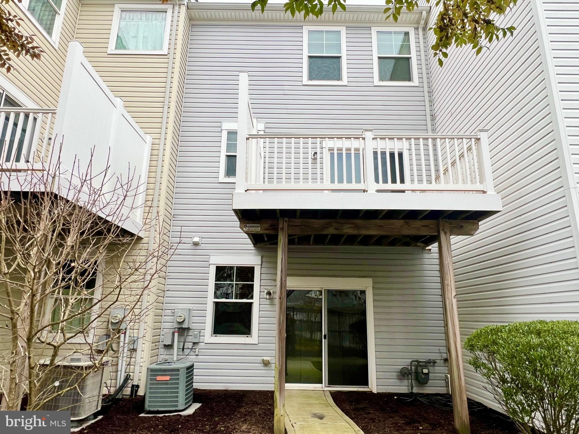 DEEP HARBOUR - Residential