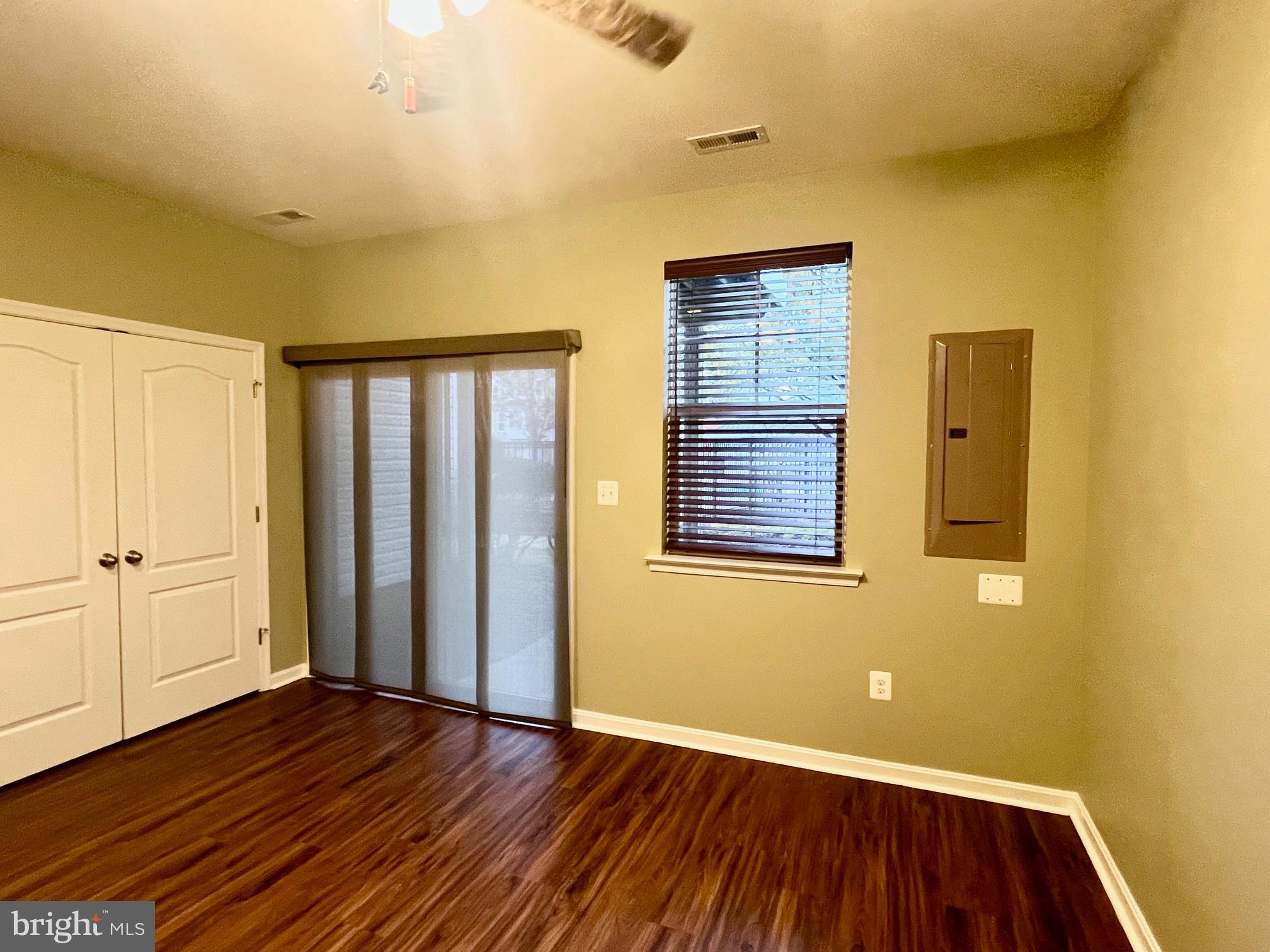 DEEP HARBOUR - Residential