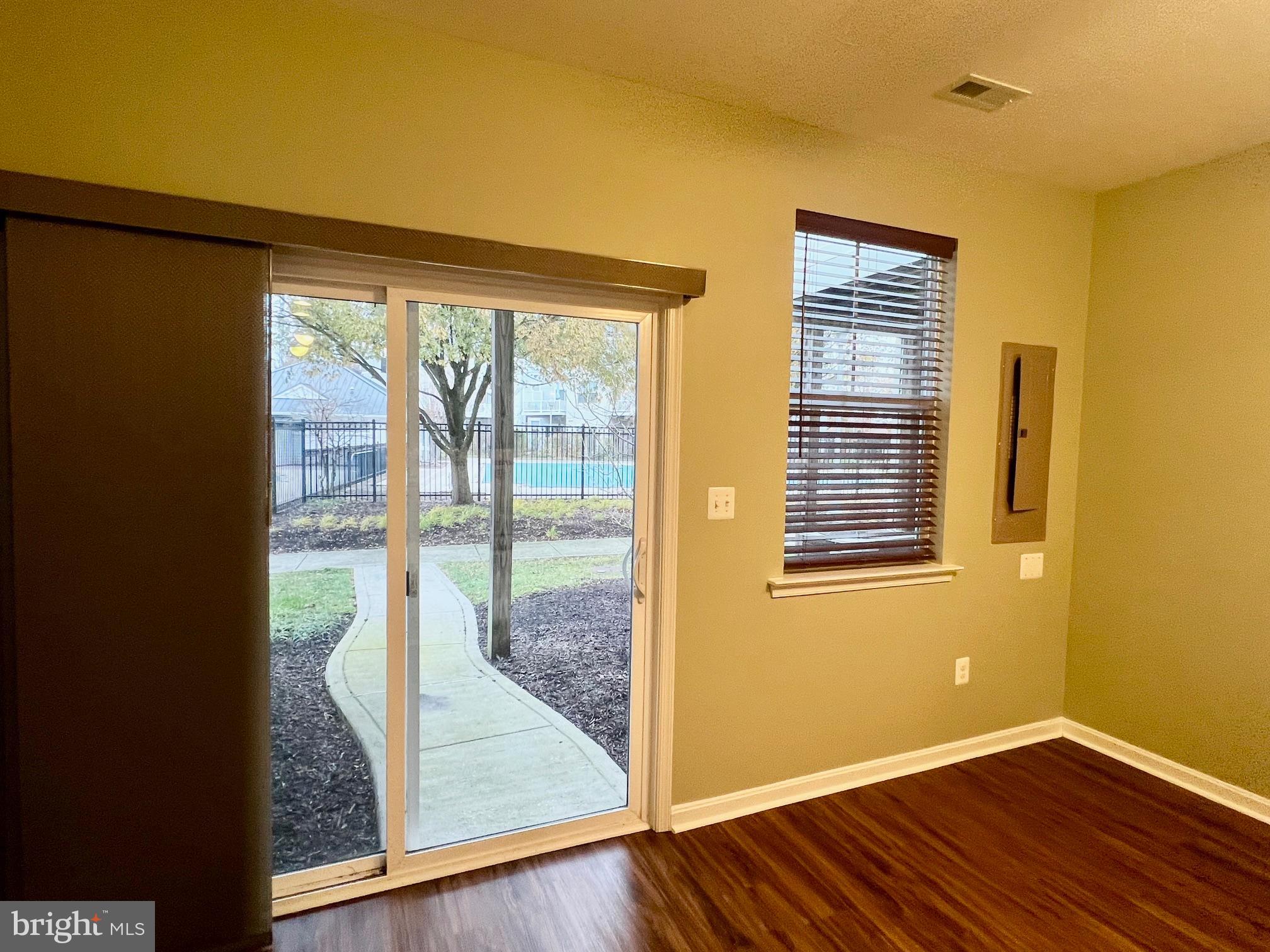 DEEP HARBOUR - Residential