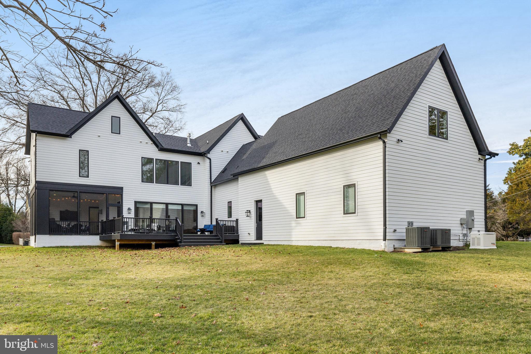 VIENNA WOODS - Residential