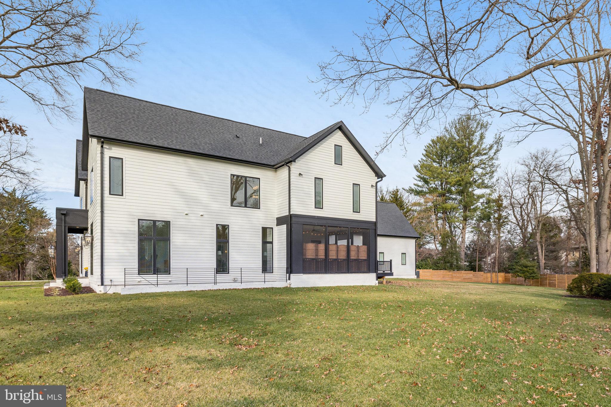 VIENNA WOODS - Residential