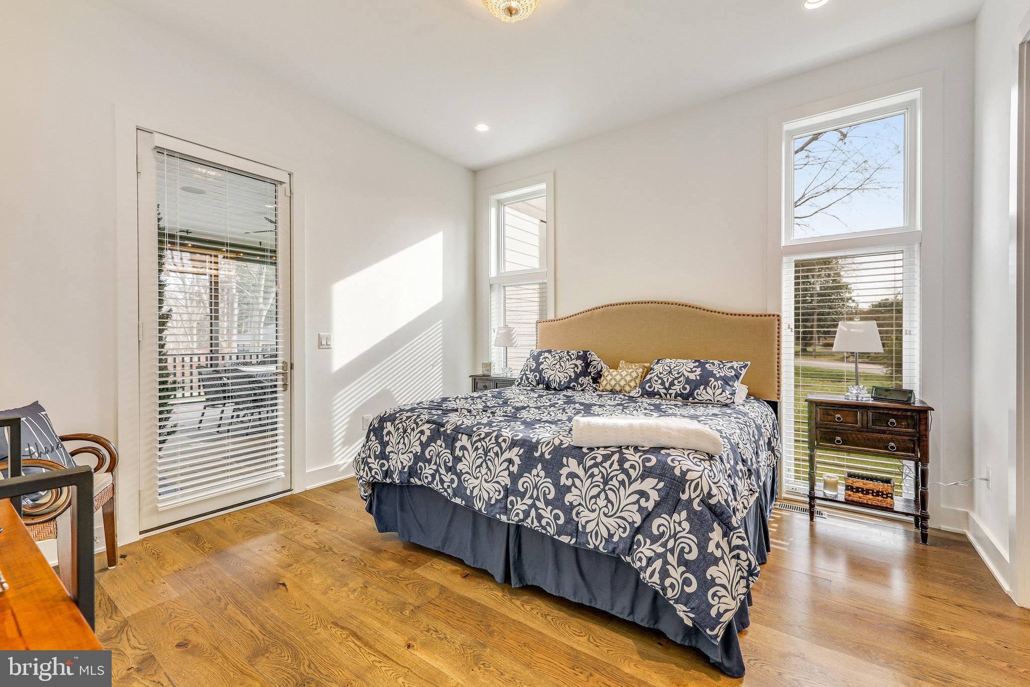 VIENNA WOODS - Residential