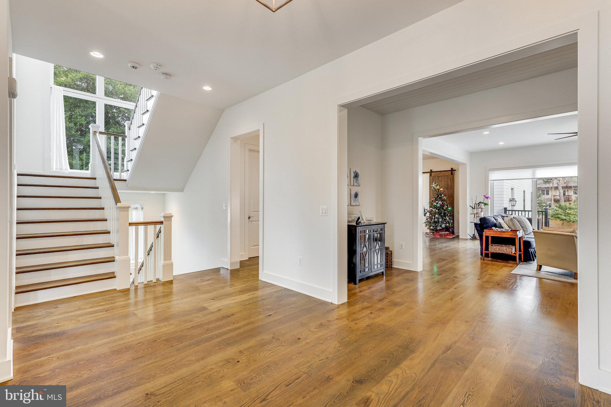 VIENNA WOODS - Residential