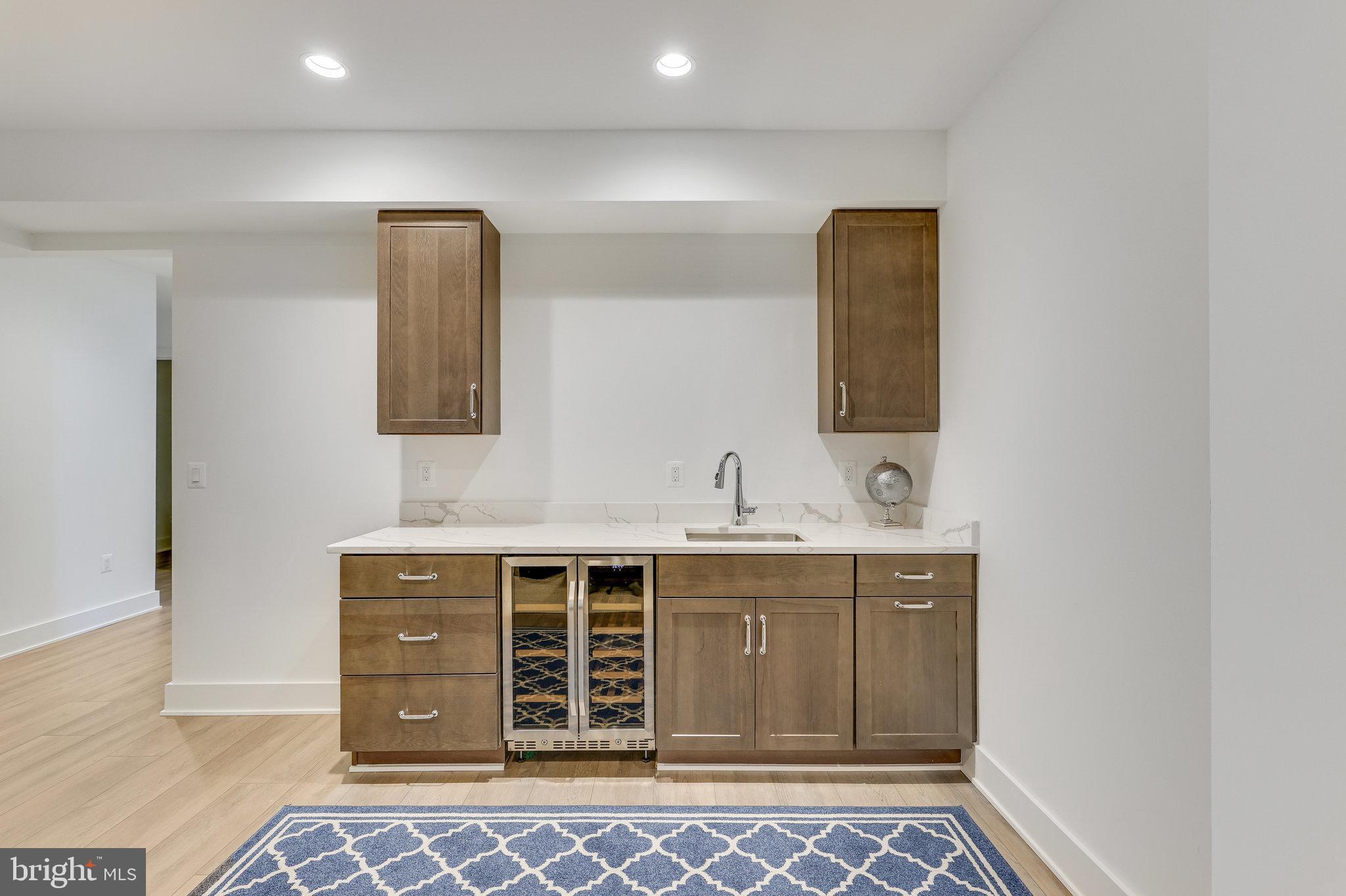 VIENNA WOODS - Residential