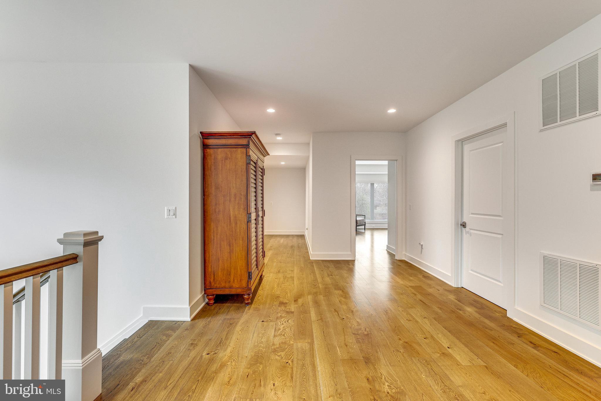 VIENNA WOODS - Residential