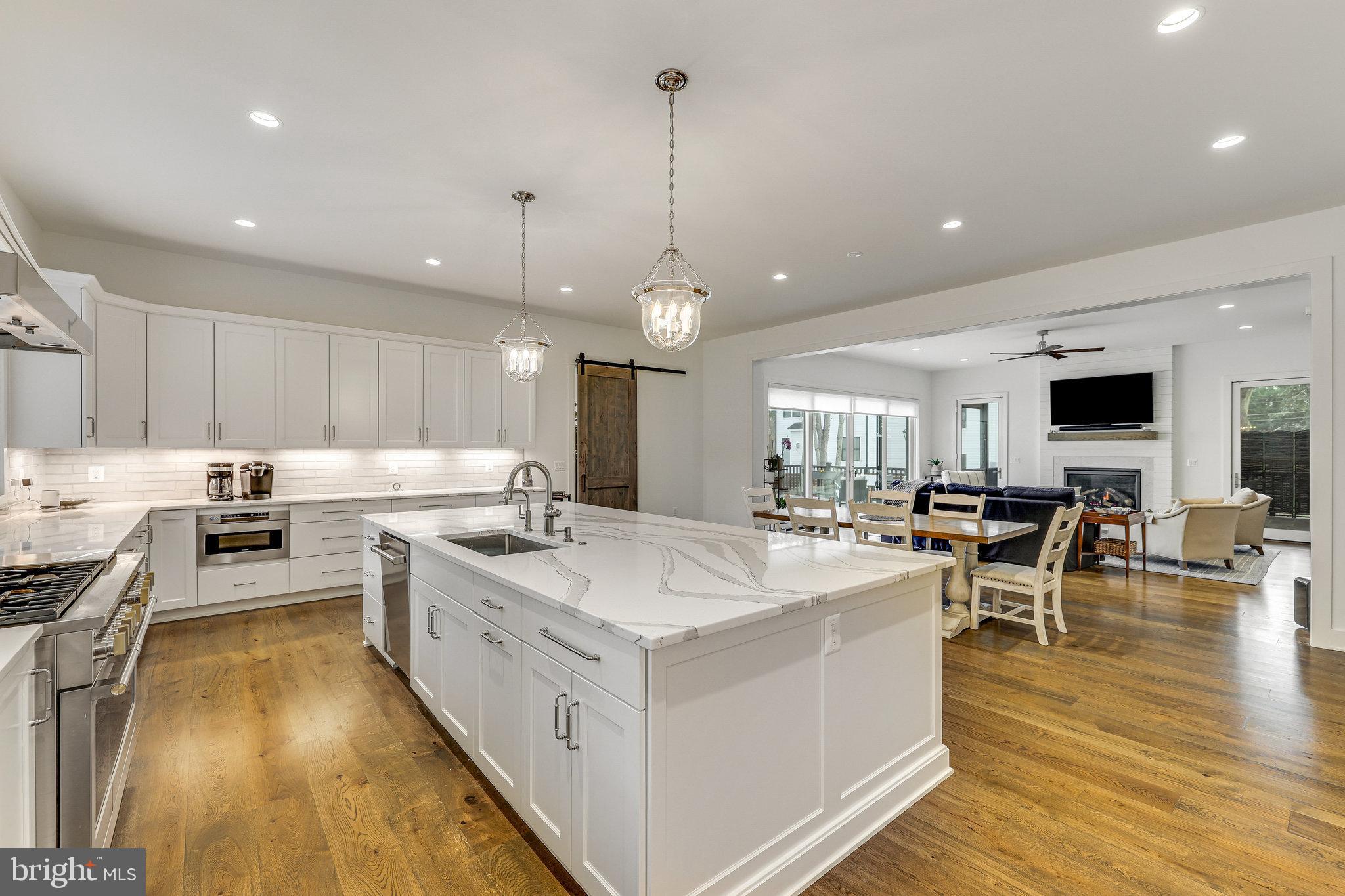 VIENNA WOODS - Residential