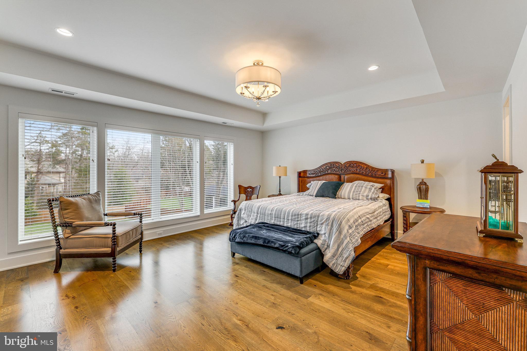 VIENNA WOODS - Residential