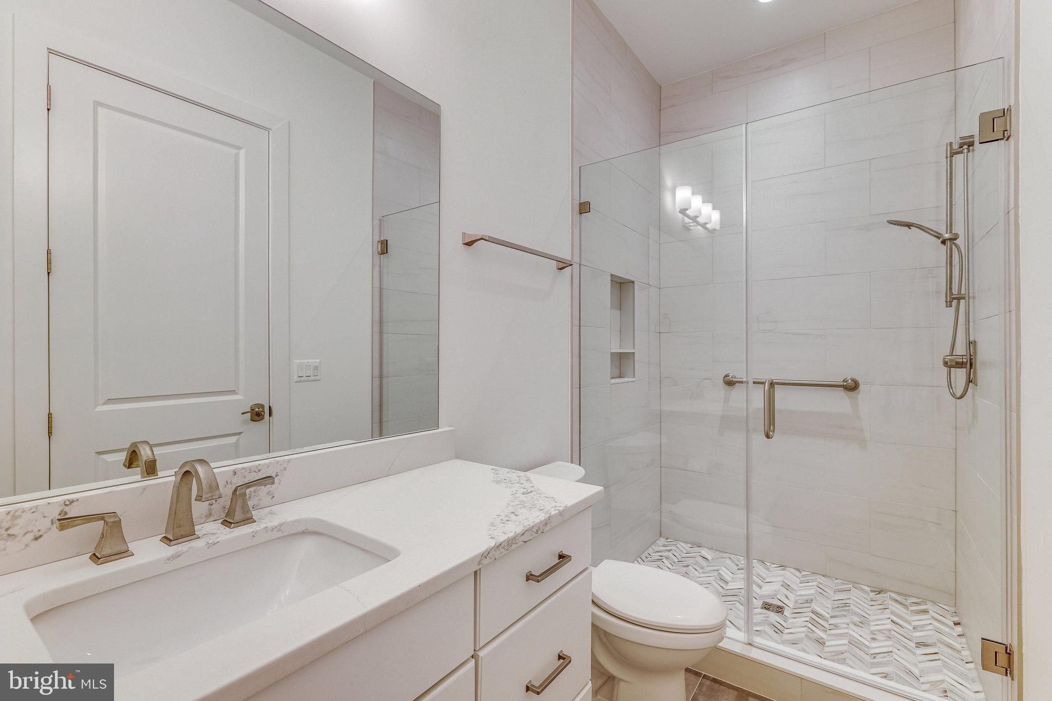 VIENNA WOODS - Residential