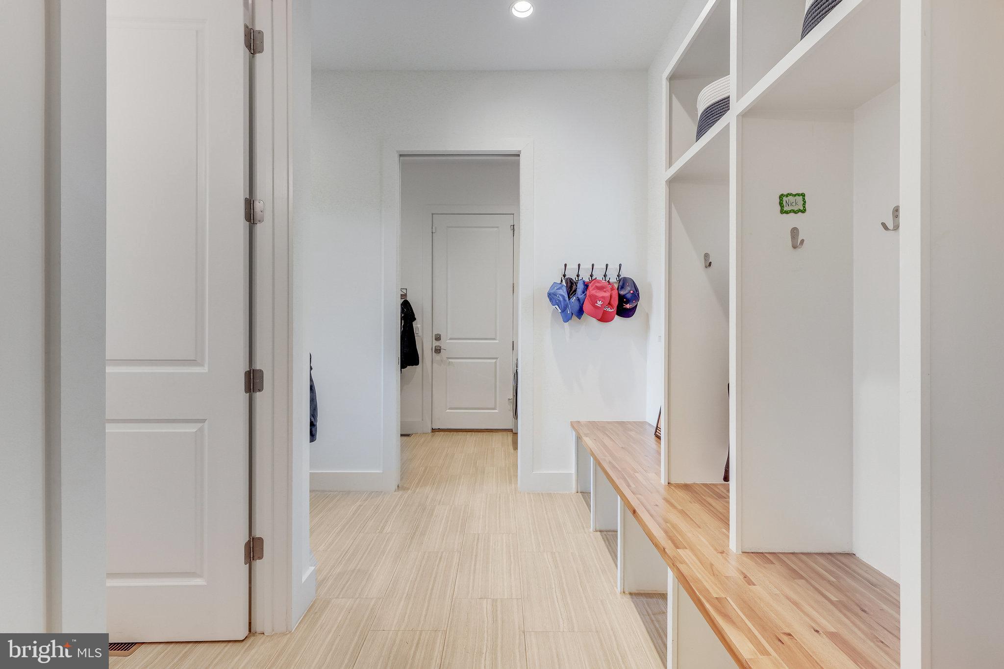 VIENNA WOODS - Residential