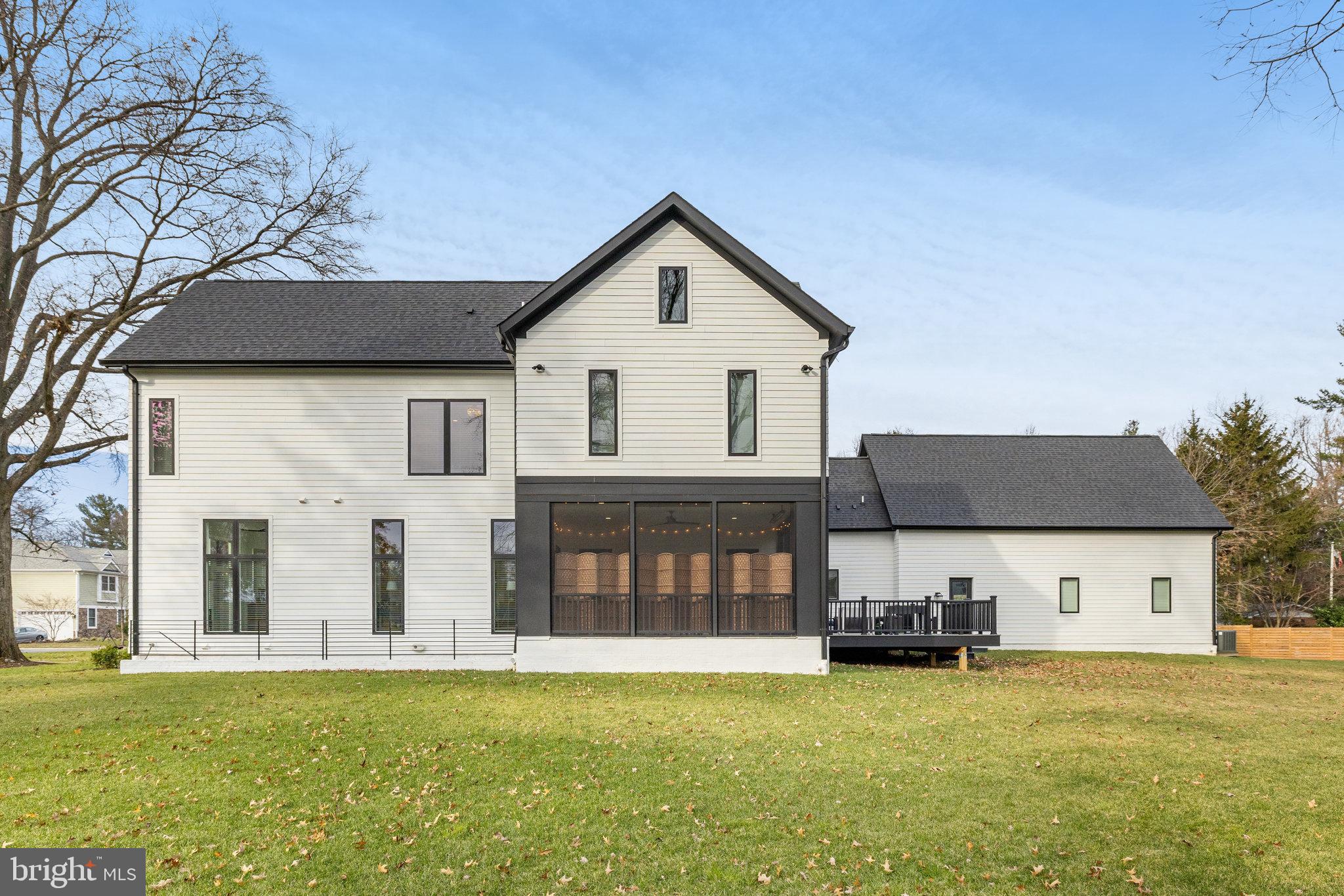 VIENNA WOODS - Residential