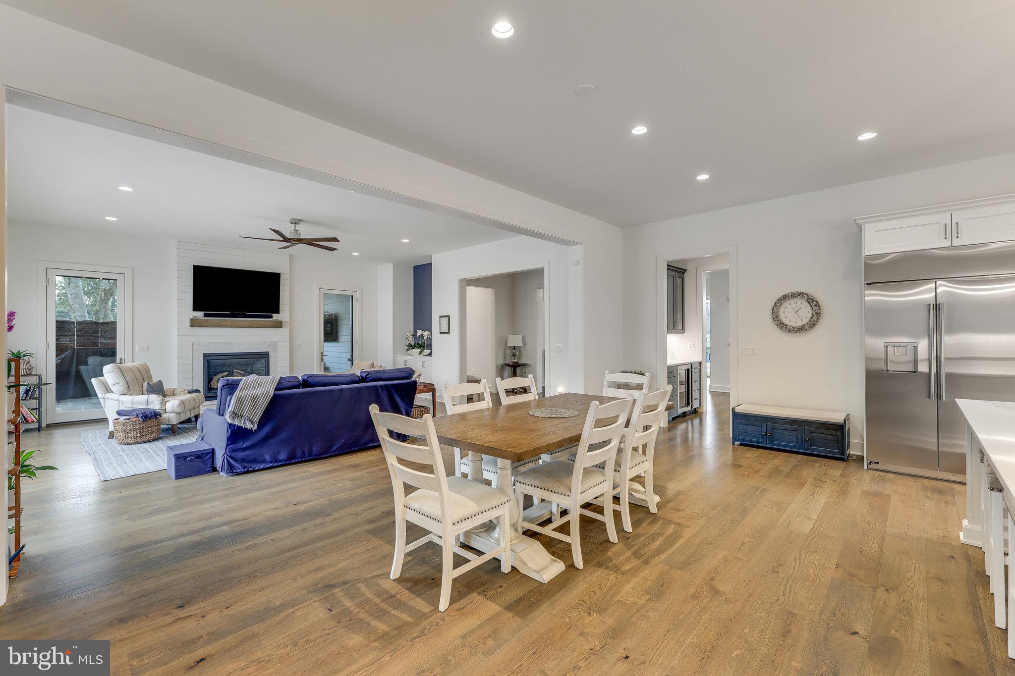 VIENNA WOODS - Residential