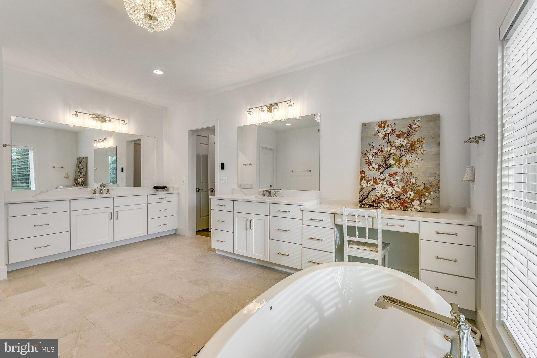 VIENNA WOODS - Residential