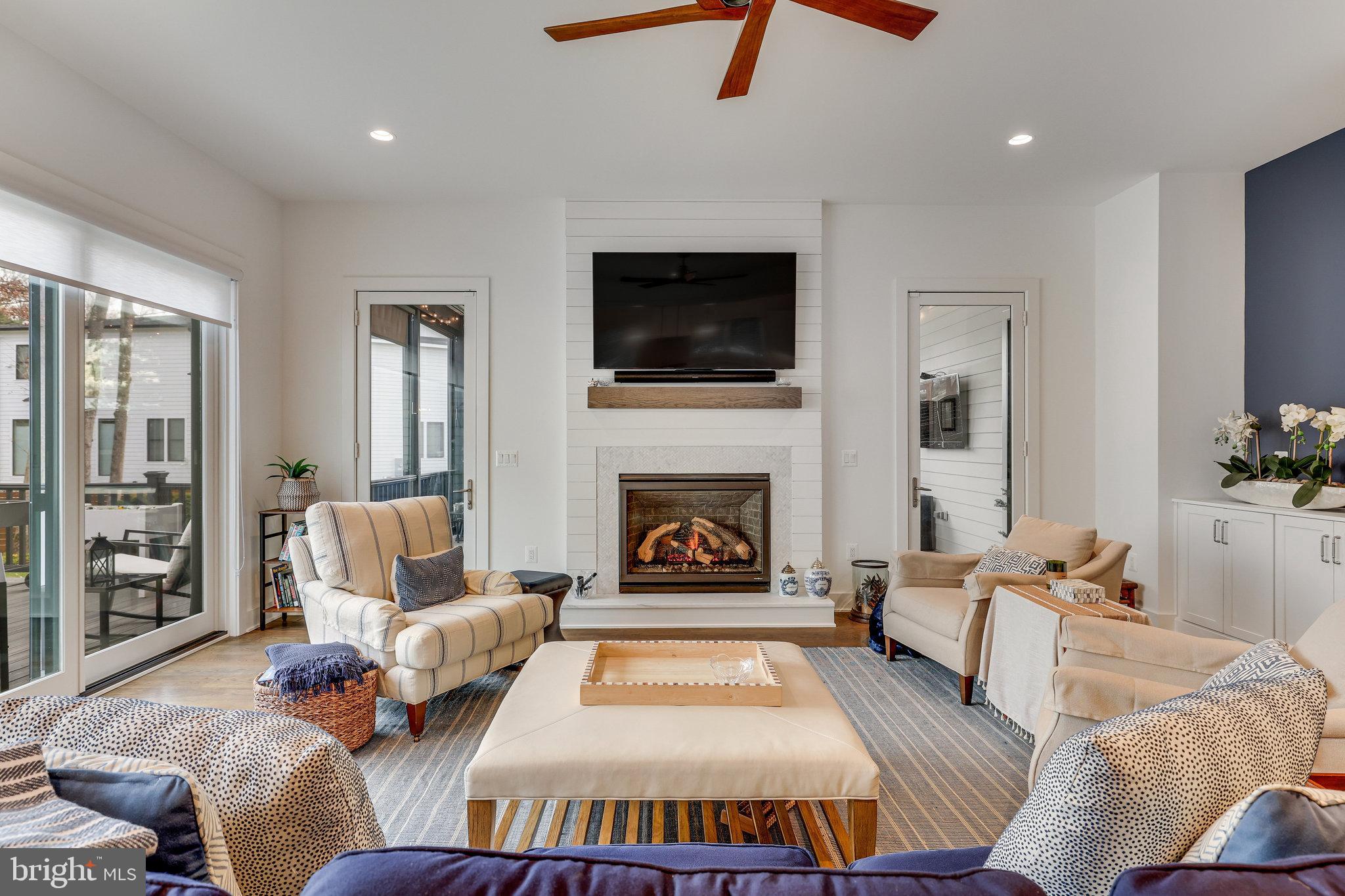 VIENNA WOODS - Residential