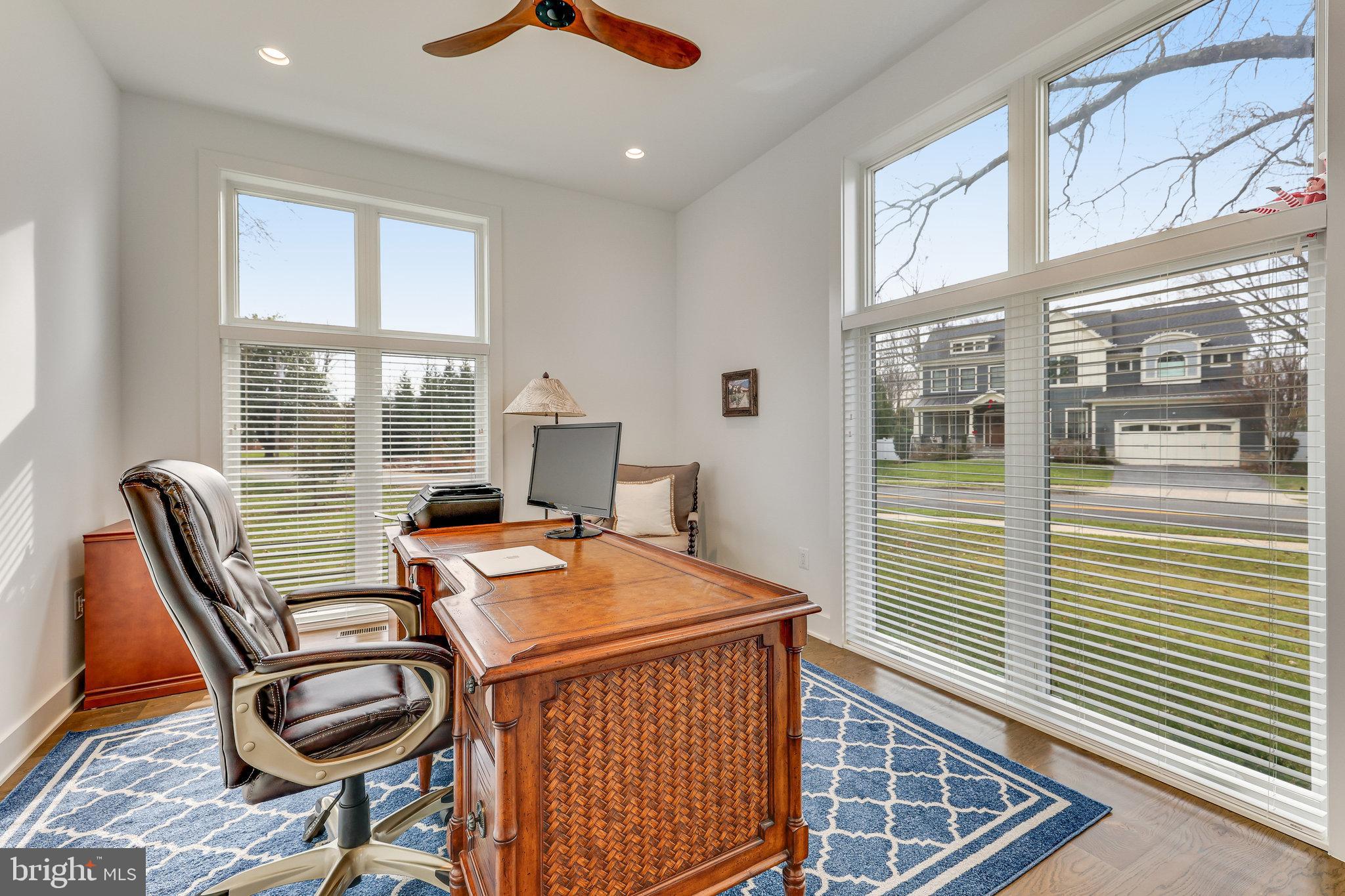 VIENNA WOODS - Residential