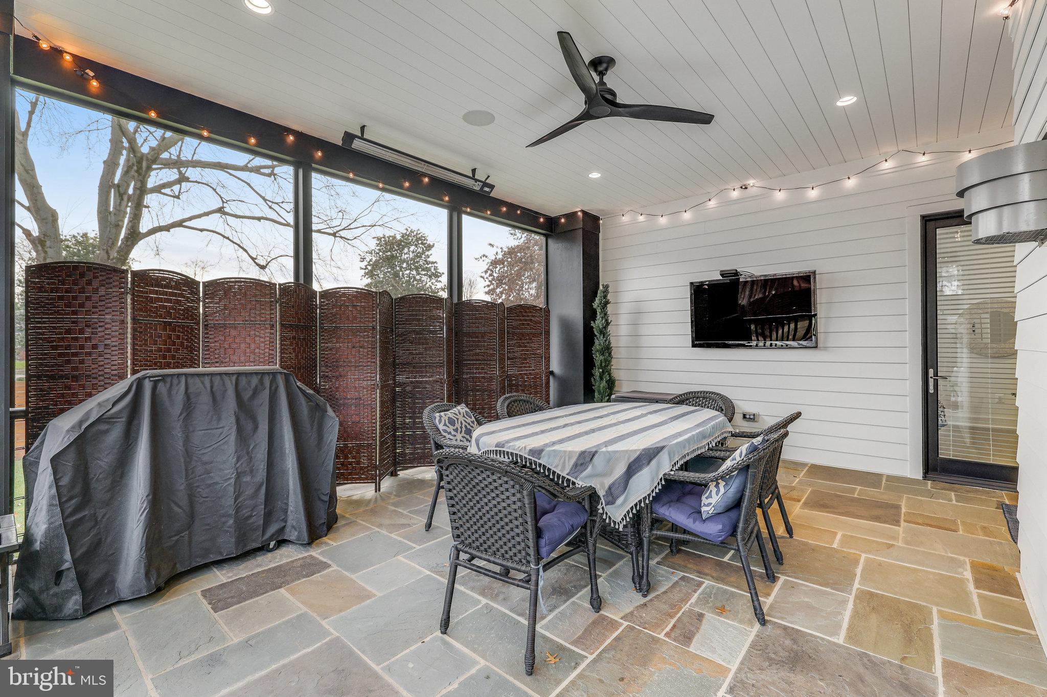 VIENNA WOODS - Residential