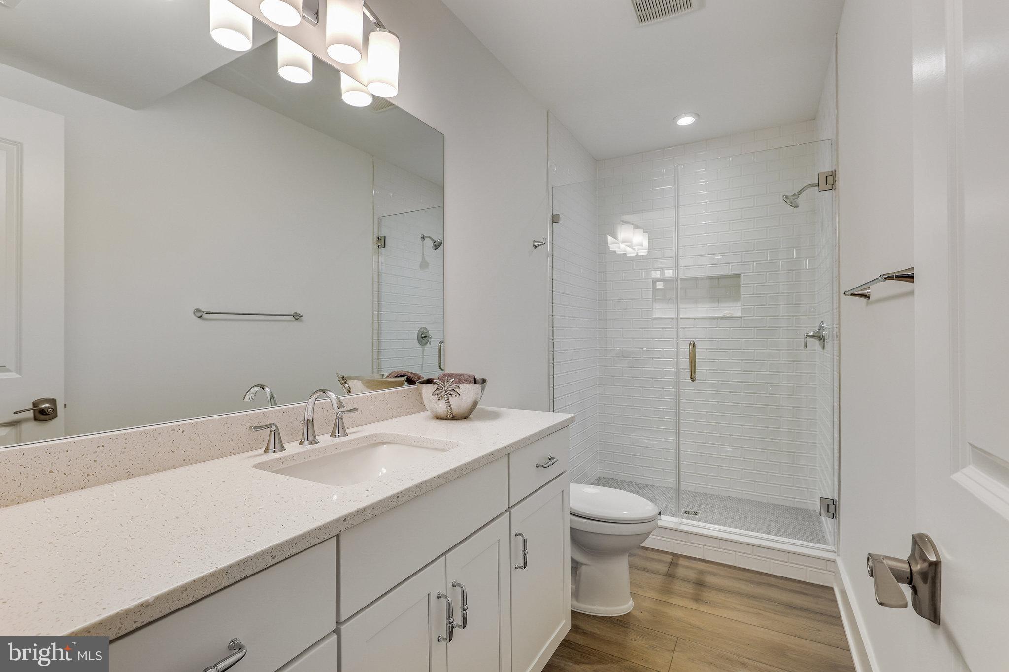 VIENNA WOODS - Residential