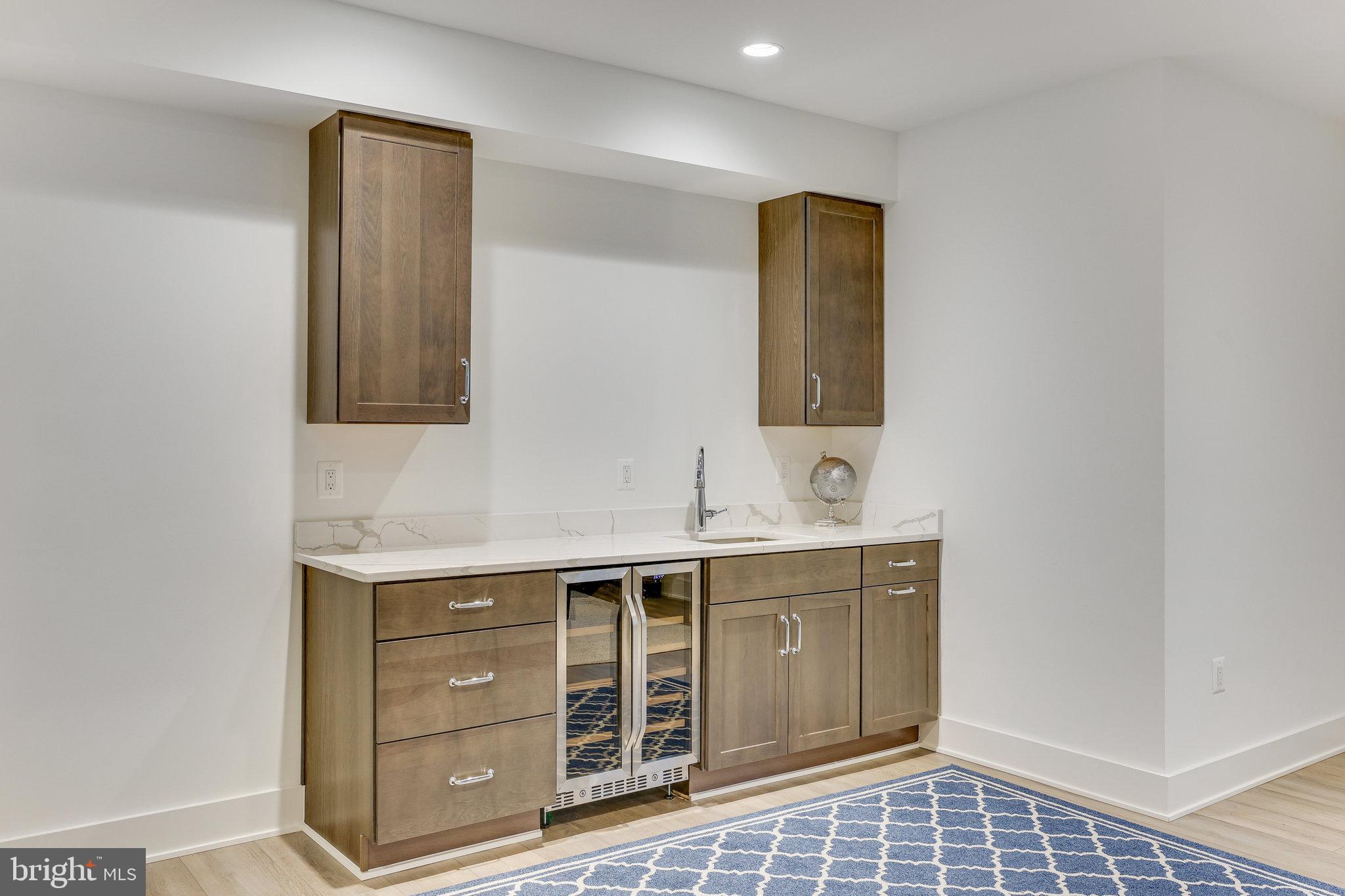 VIENNA WOODS - Residential