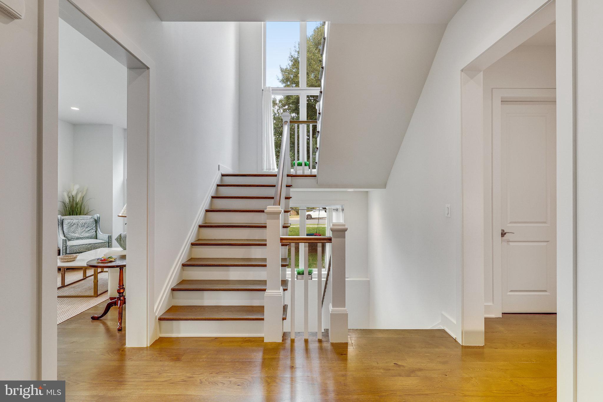 VIENNA WOODS - Residential