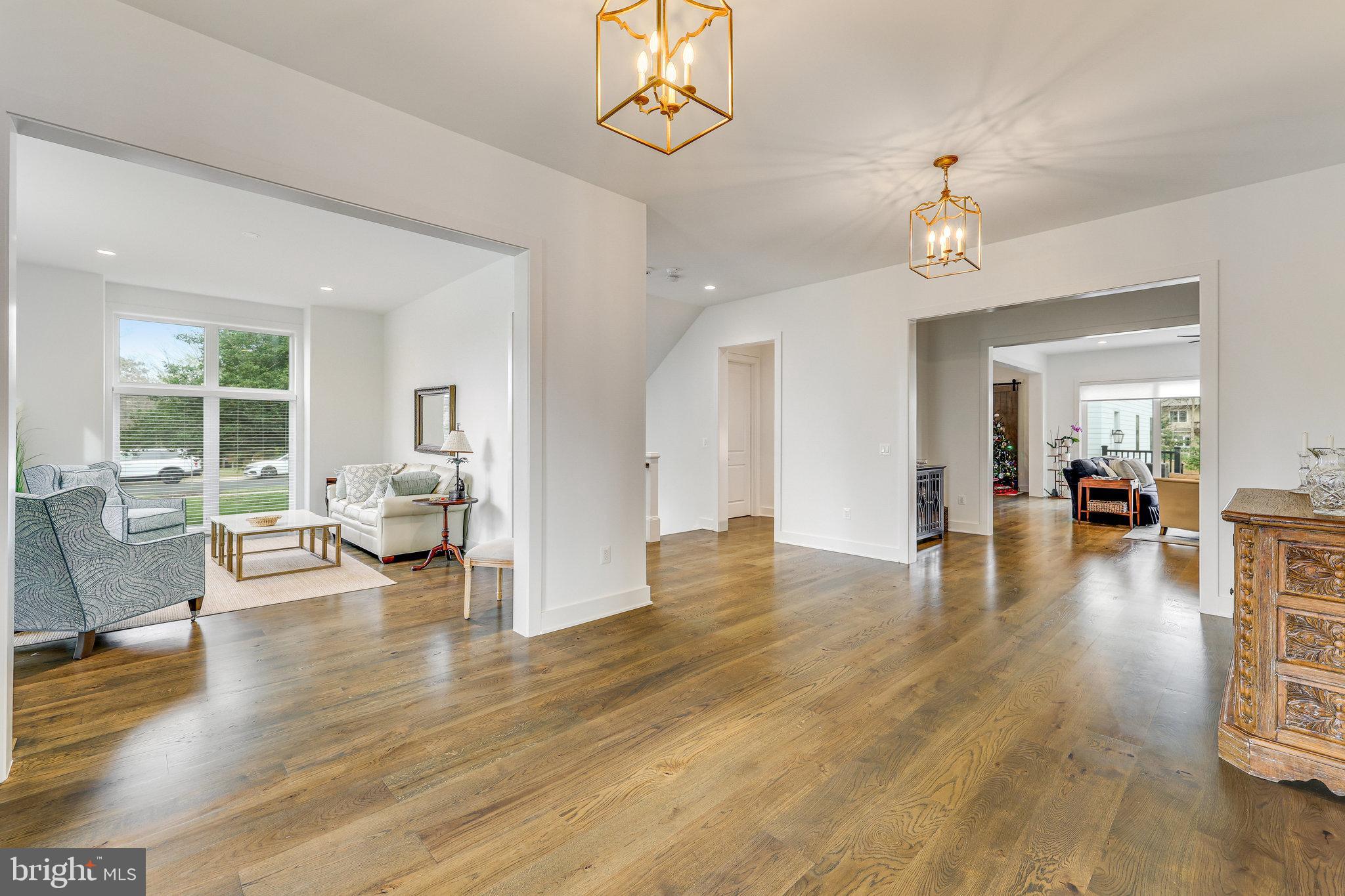 VIENNA WOODS - Residential