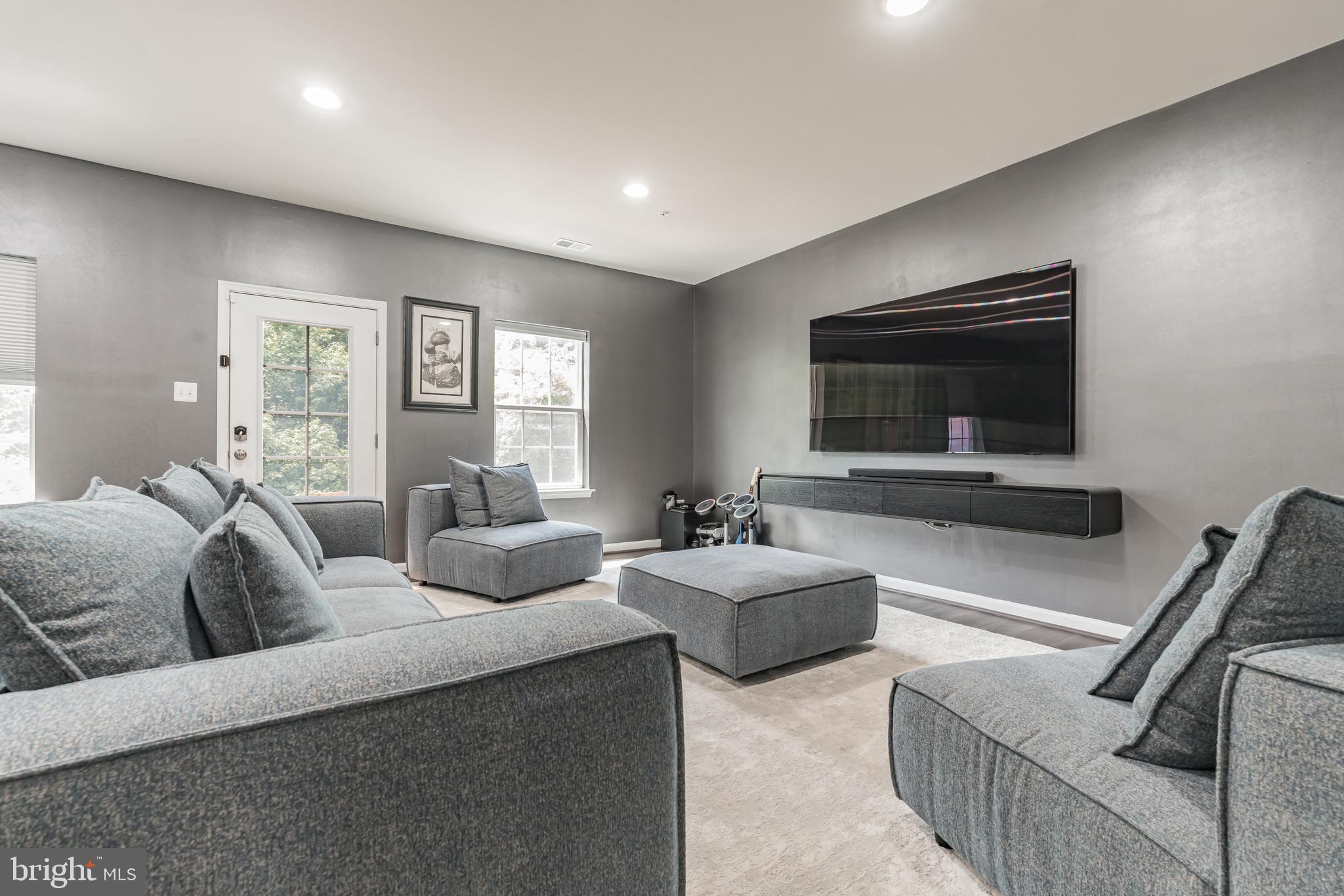 WESTPHALIA ROW - Residential