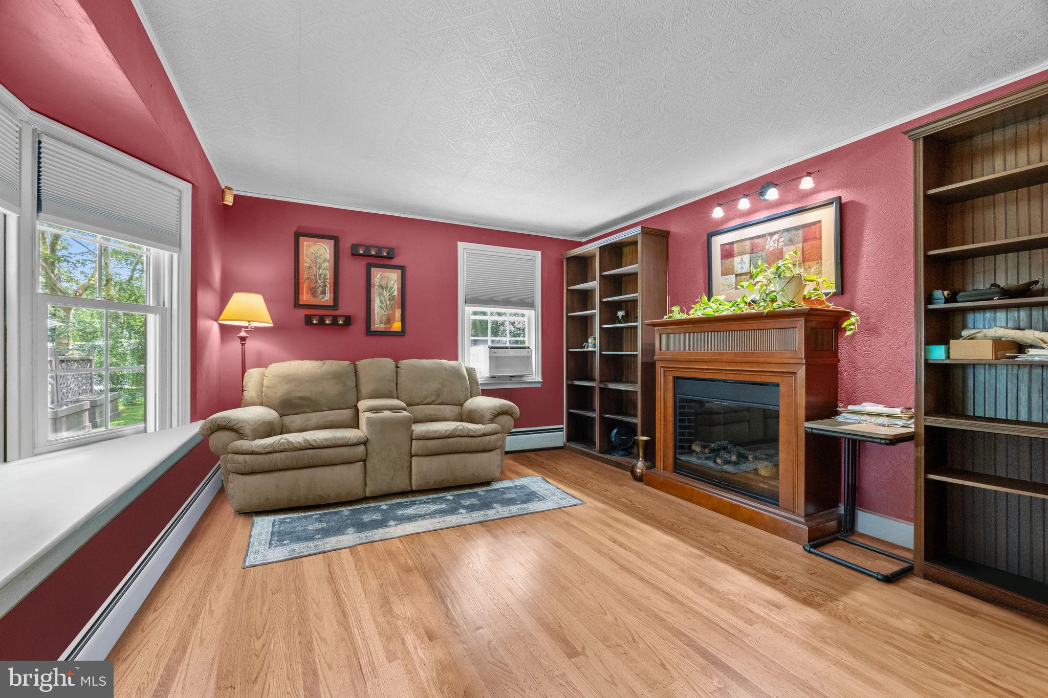 JENKINTOWN - Residential