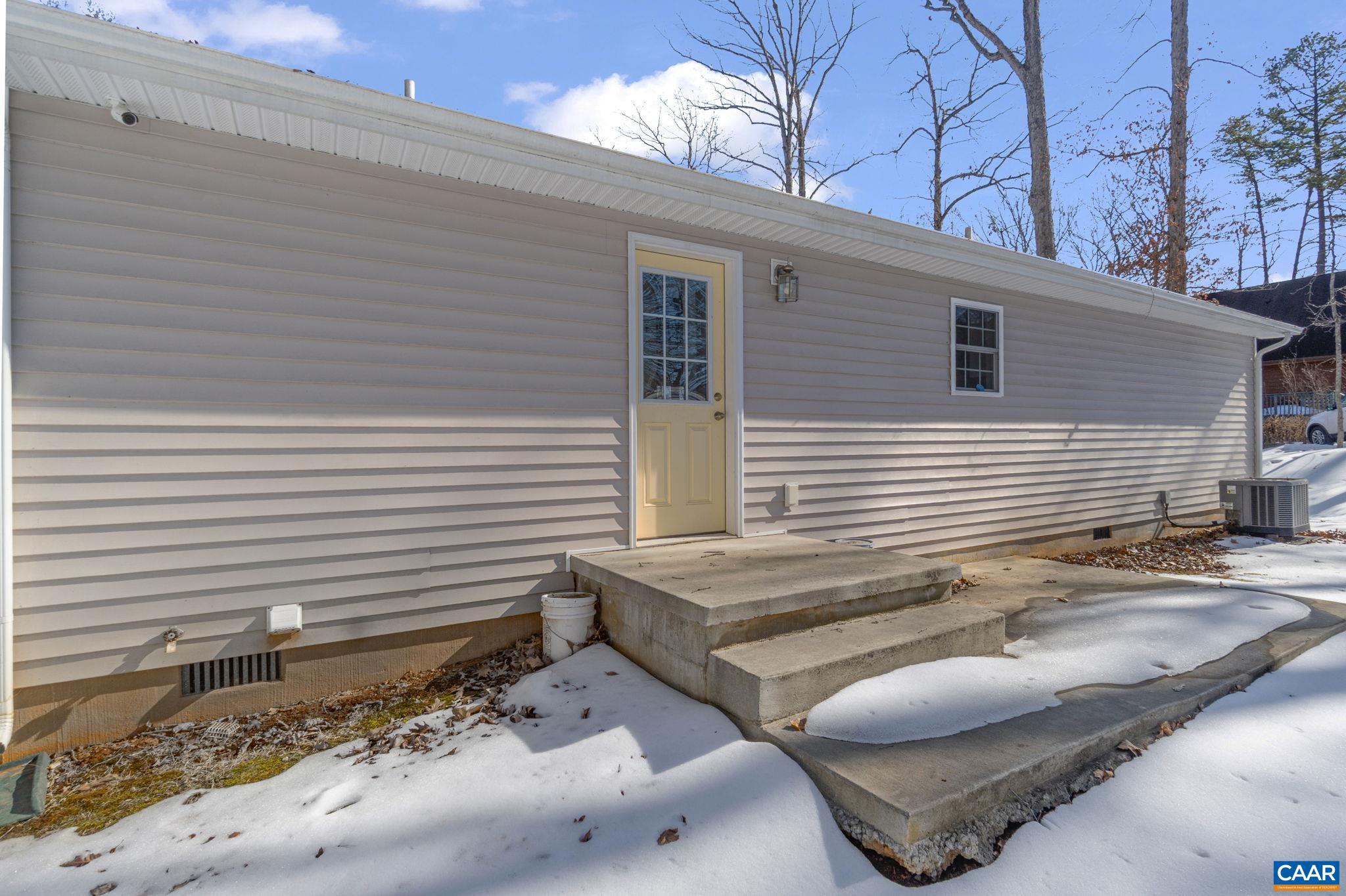 LAKE MONTICELLO - Residential Lease