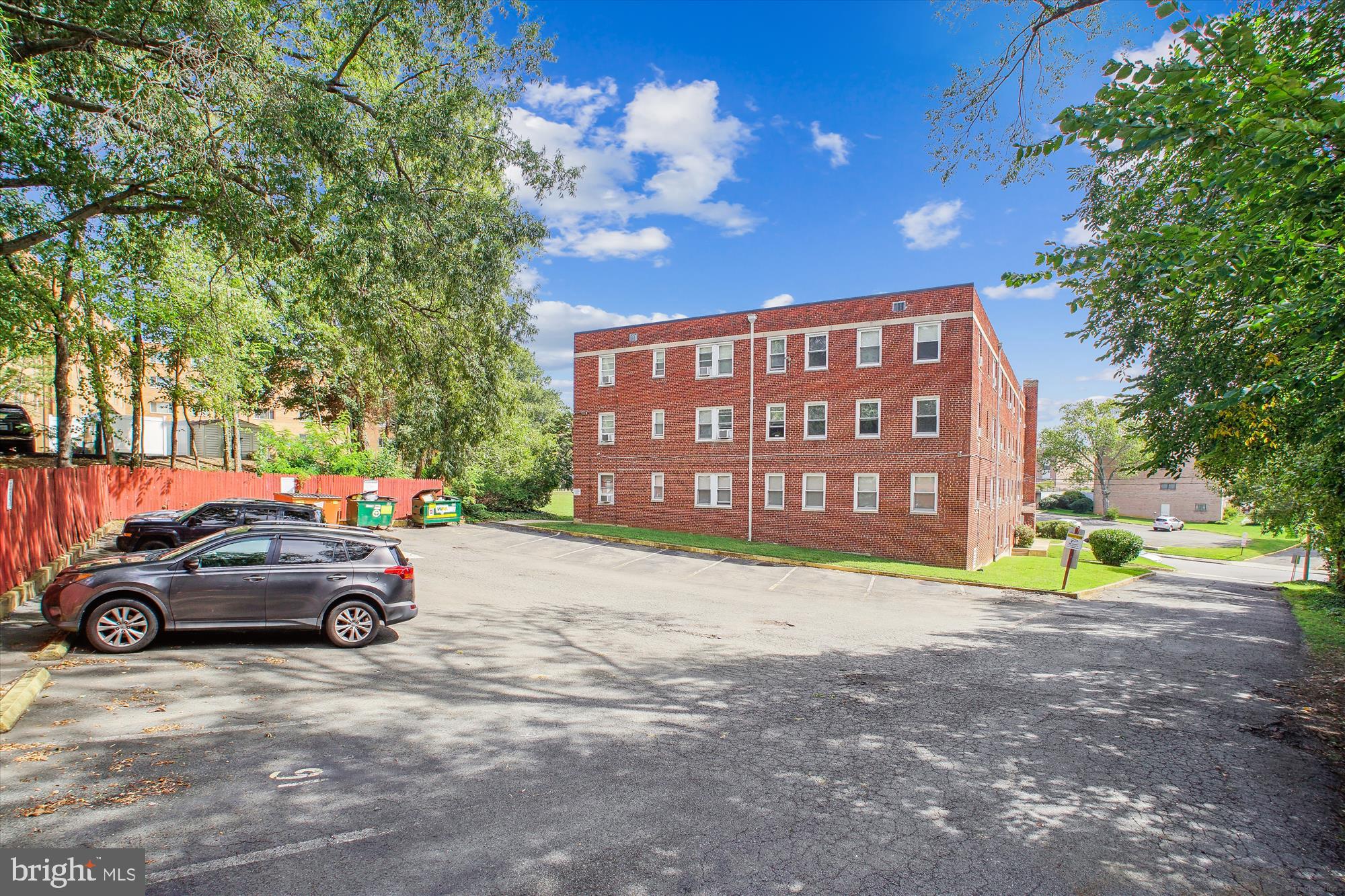 2040 N VERMONT STREET 105