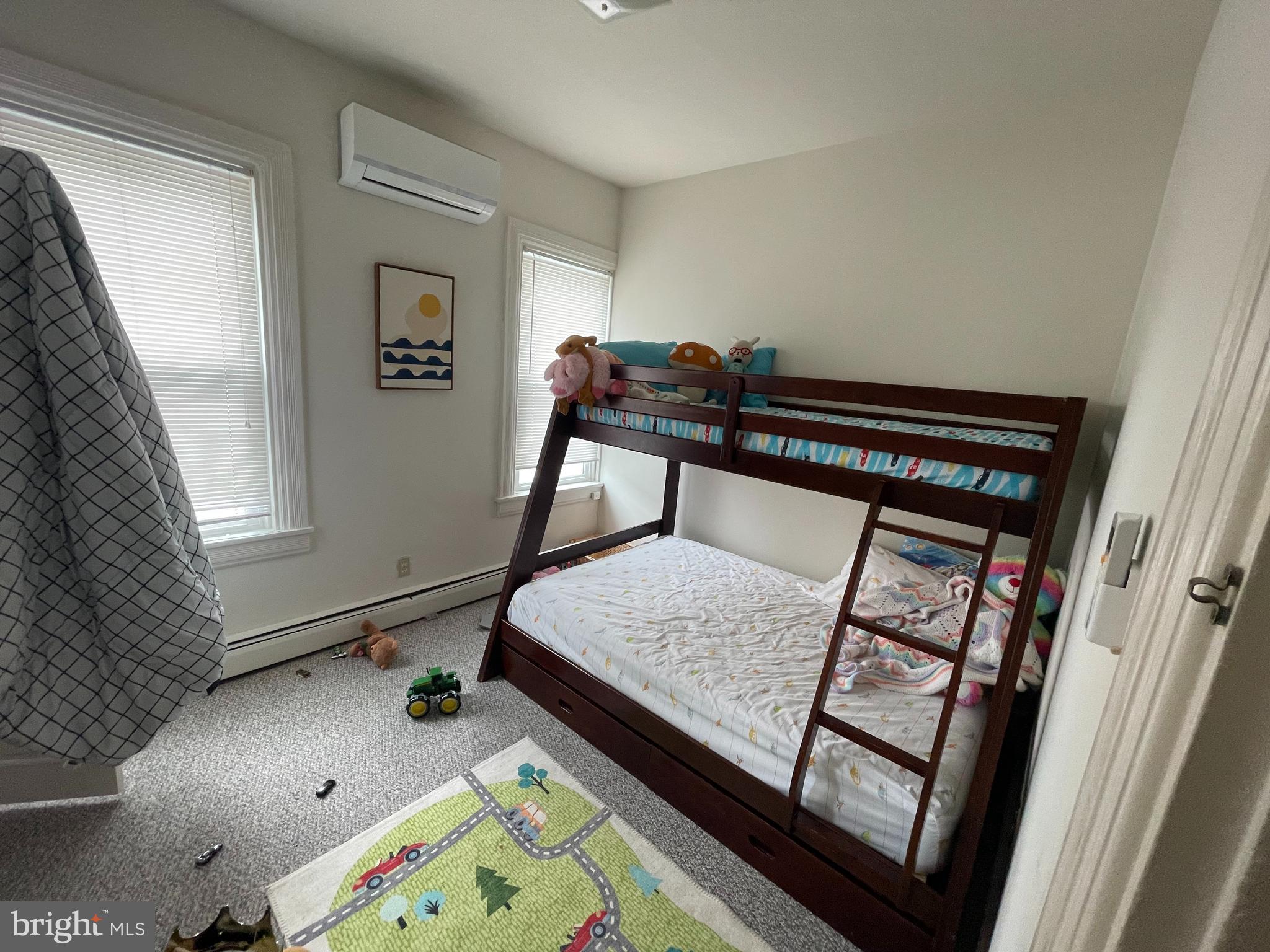 CHESTNUT HILL - Residential Income