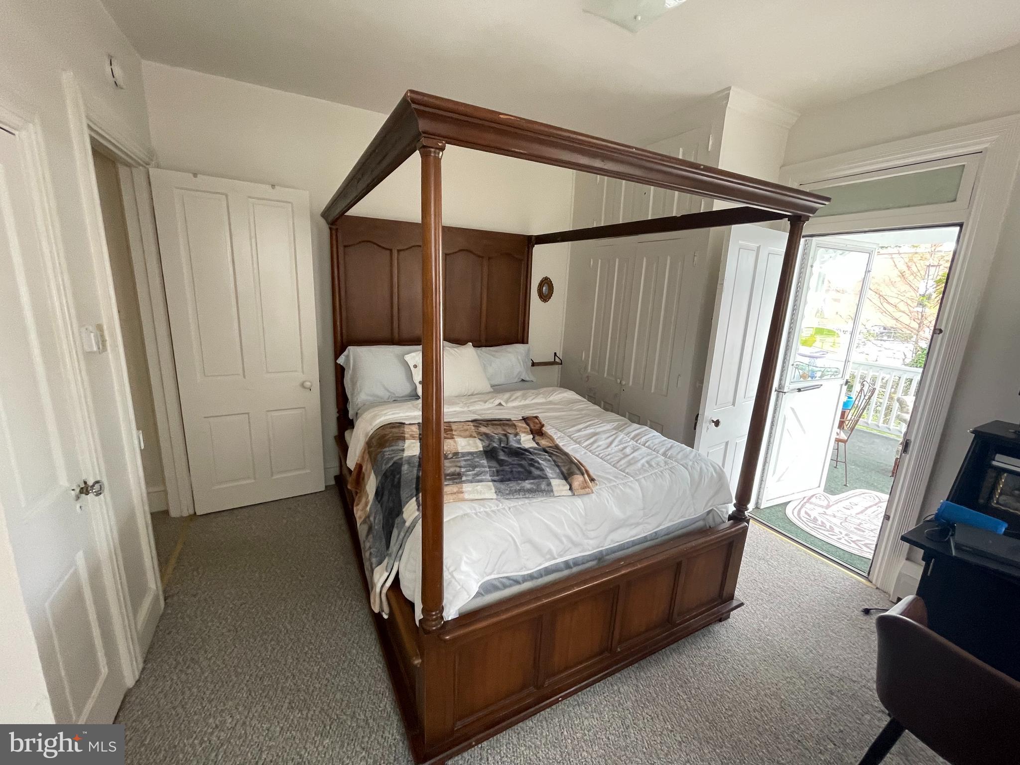 CHESTNUT HILL - Residential Income