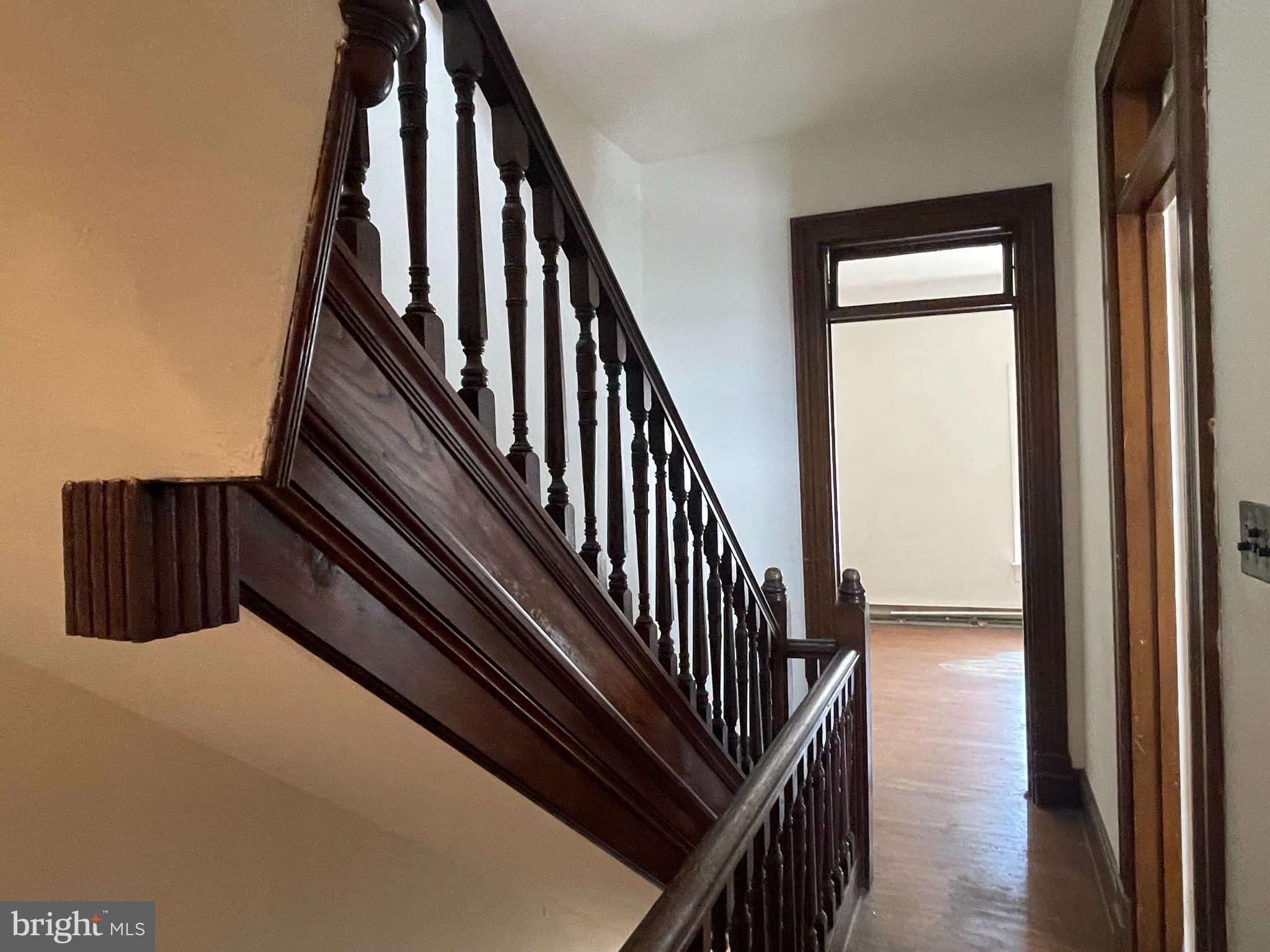 649-651 W CHESTNUT STREET